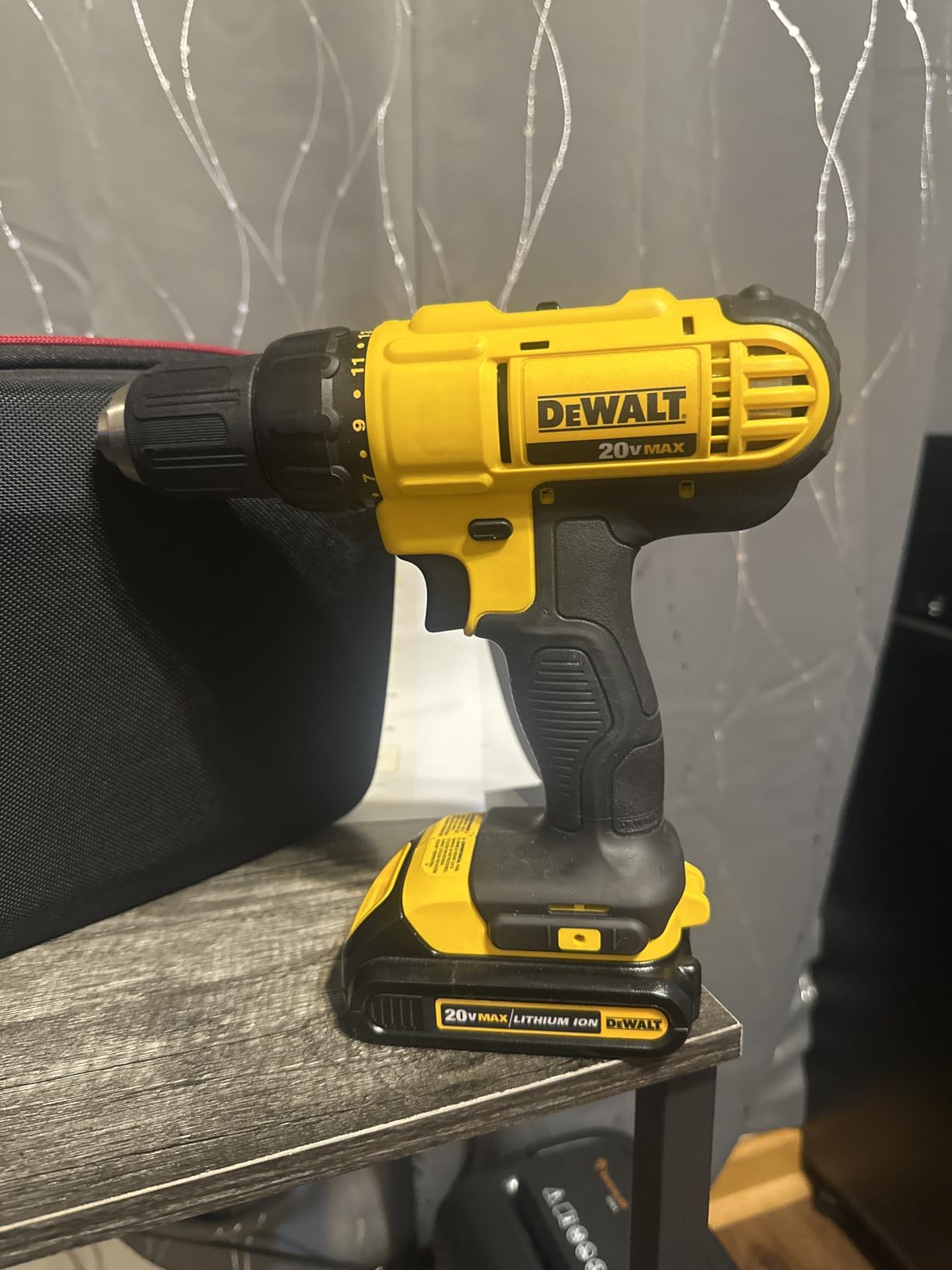 DEWALT 20V Max Cordless Drill Driver Set, 2 Speed, High Performance Motor, Includes 2 XR 1.3Ah Li-Ion Batteries, Charger and Contractor Bag (DCD771C2) customer photo 2