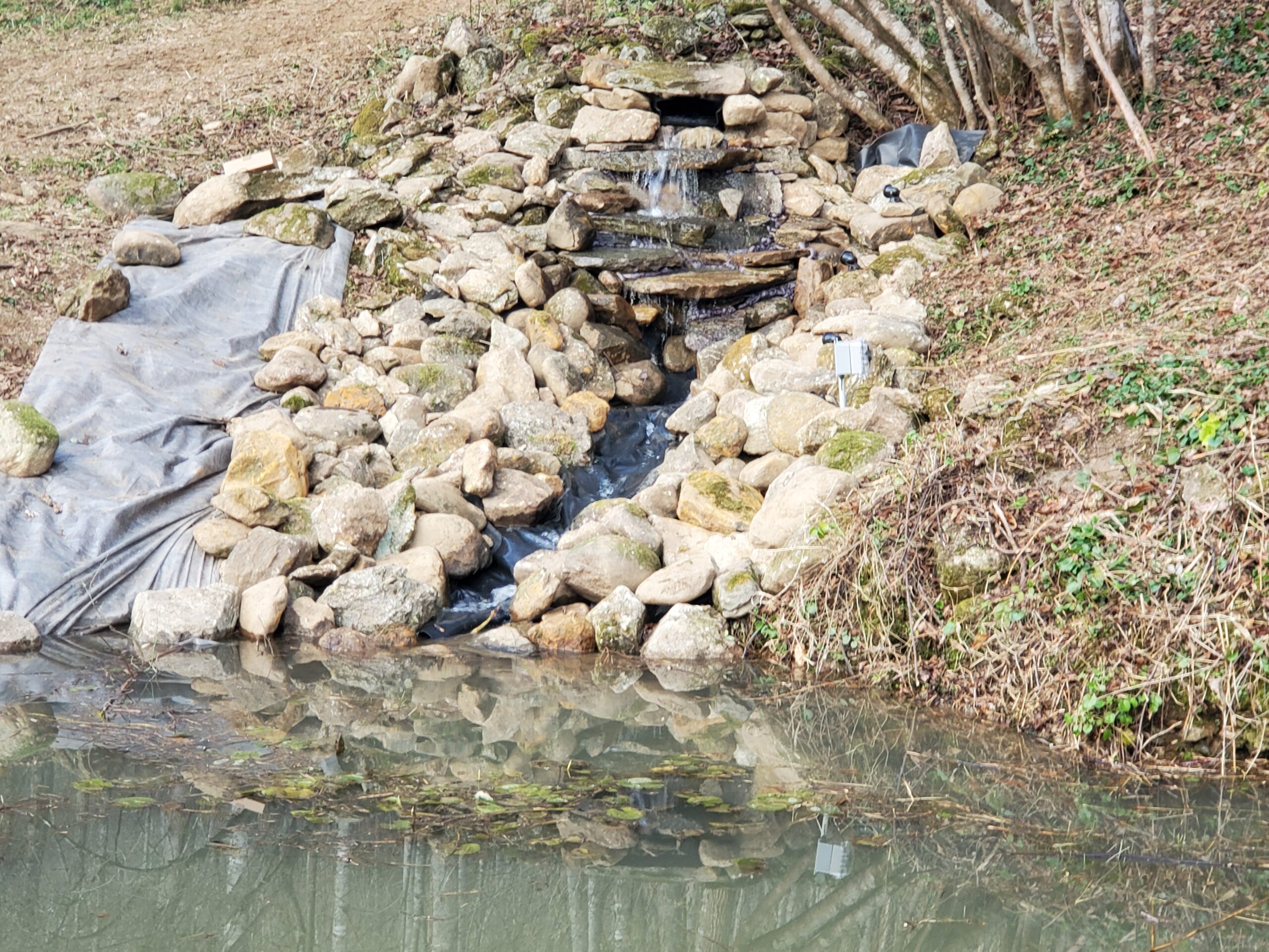 Aquascape 91012 AquaForce 2700 Asynchronous Pump with Protective Cage for Ponds and Pondless Waterfalls, 2,695 GPH, Black customer photo 1