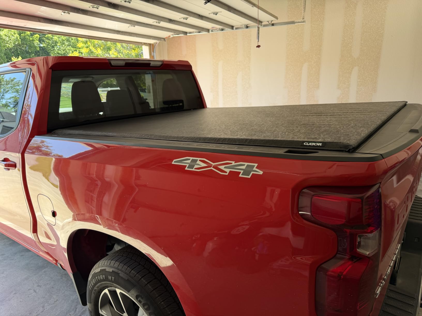 Gator Soft Roll Up Truck Bed Tonneau Cover - Easy-to-Install - No-Drill Installation - Durable Vinyl Roll Up Tonneau Cover - Low-Profile Design - 2019-2026 Chevy/GMC Silverado/Sierra 5'10