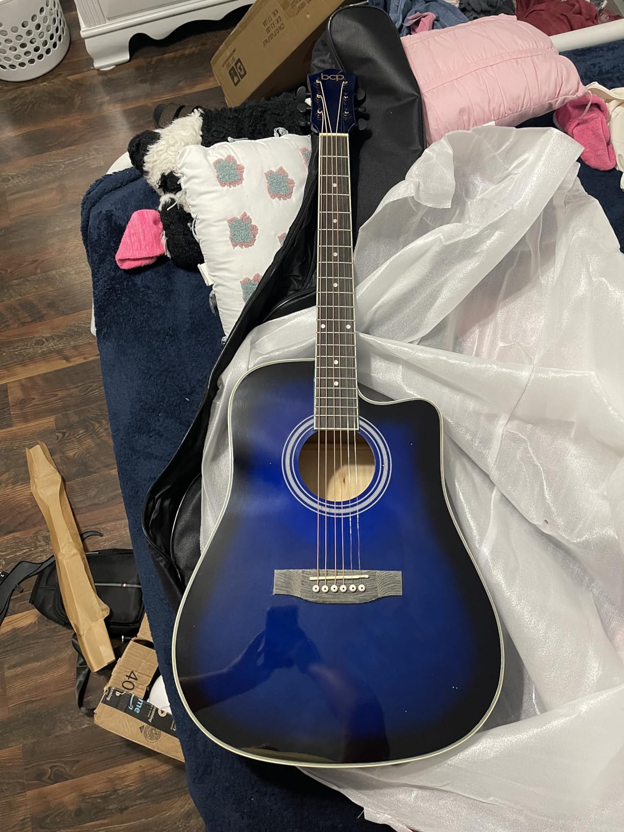Best Choice Products 41in Beginner Acoustic Guitar Full Size All Wood Cutaway Guitar Starter Set w/Case, Strap, Capo, Strings, Picks - Black customer photo 1
