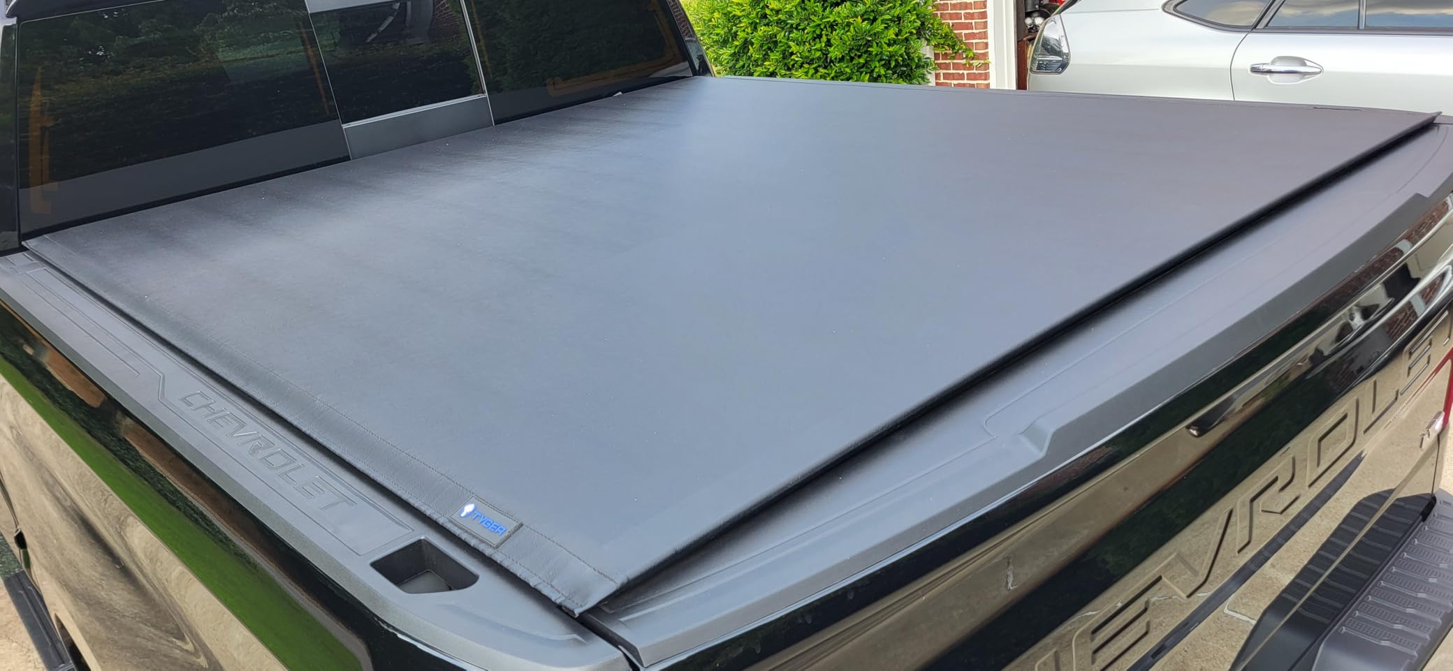 Tyger Auto T3 Soft Tri-fold Truck Bed Tonneau Cover Compatible with 2019-2026 Chevy Silverado GMC Sierra 1500 (Not Fit 19 LD/Limited) | 5'10
