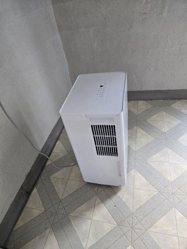 Amazon Basics 50-Pint Large Dehumidifier with Pump, Energy Star Certified, Humidity Control, Auto-Defrost, Timer, Overflow Protection for Rooms up to 4000 SFT, White customer photo 2