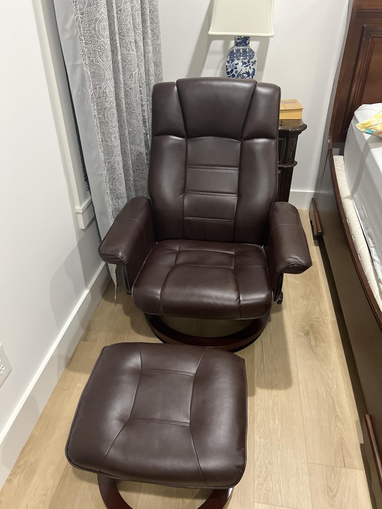 MCombo Manual Swivel Recliner with Ottoman, Chair Ottoman Set for RV Small Spaces, Living Room, Bedroom, Office 9019 4919 (Faux Leather, Cream White) customer photo 1