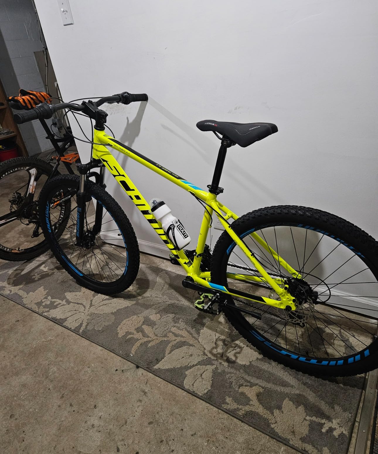 Schwinn High Timber Mountain Bike for Adult Youth Men Women, 24 to 29-Inch Wheels, 7 or 21-Speeds, Front Suspension, Aluminum and Steel Frame Options customer photo 1