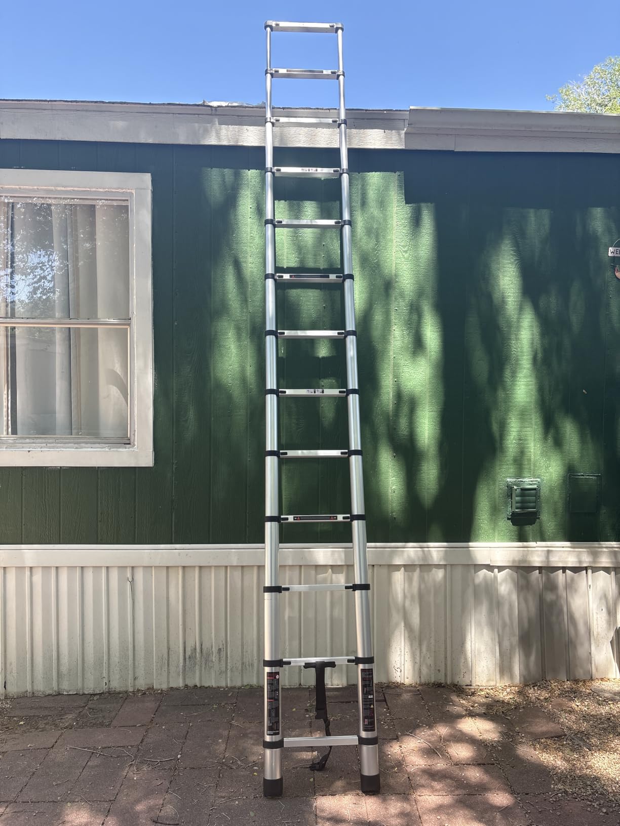 findmall 14.5FT / 4.4M Aluminum Telescopic Ladder Multi Use Non-Slip Collapsible Ladder Telescoping Ladders customer photo 1