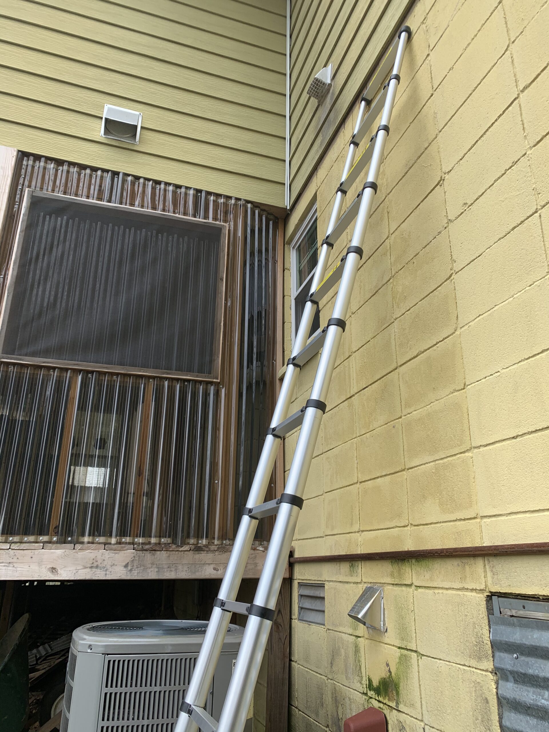 findmall 14.5FT / 4.4M Aluminum Telescopic Ladder Multi Use Non-Slip Collapsible Ladder Telescoping Ladders customer photo 2
