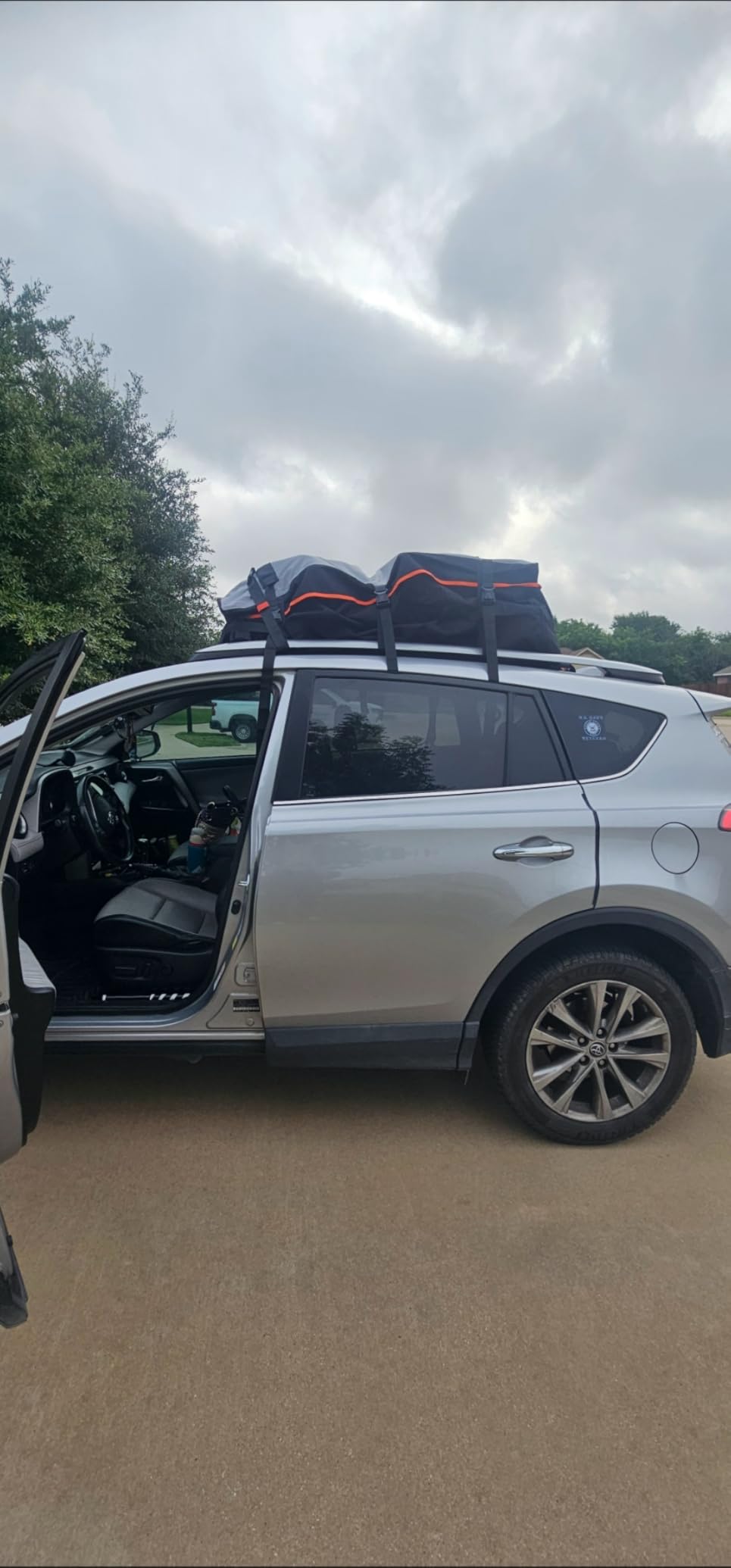 RoofPax 23 cft. Extra Waterproof Rooftop Cargo Carrier Bag, Double Weatherproof Zippers,10 Heavy-Duty Tie-Down Straps fit Cars with/Without a Rack or Side Rails, Safety Hooks Included customer photo 1