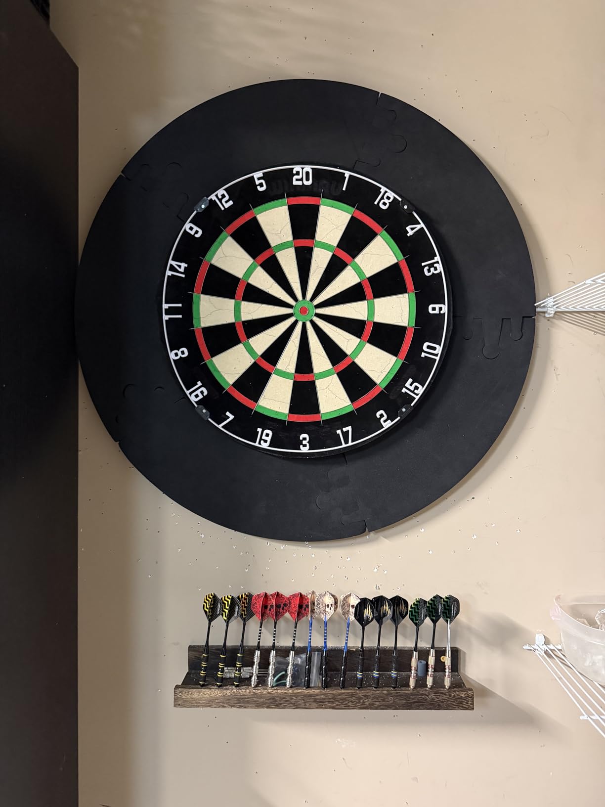 WINMAU Blade 6 Professional Bristle Dartboard - PDC Tournament Board with Official Tournament Specifications customer photo 1