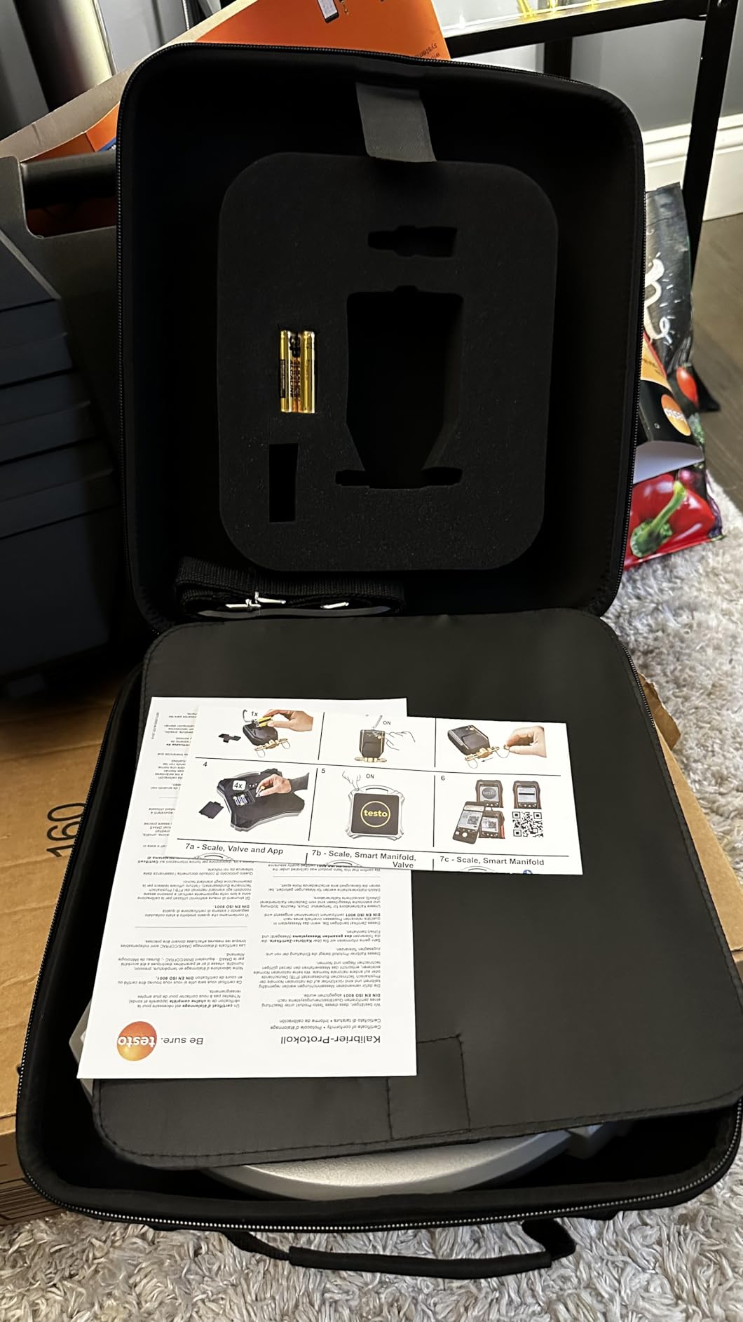 Testo 560i App-Operated Refrigerant Scale Set - Reloading Scale and Carrying Bag - Incl. App-Operation and Compatibility with Digital Manifolds customer photo 1
