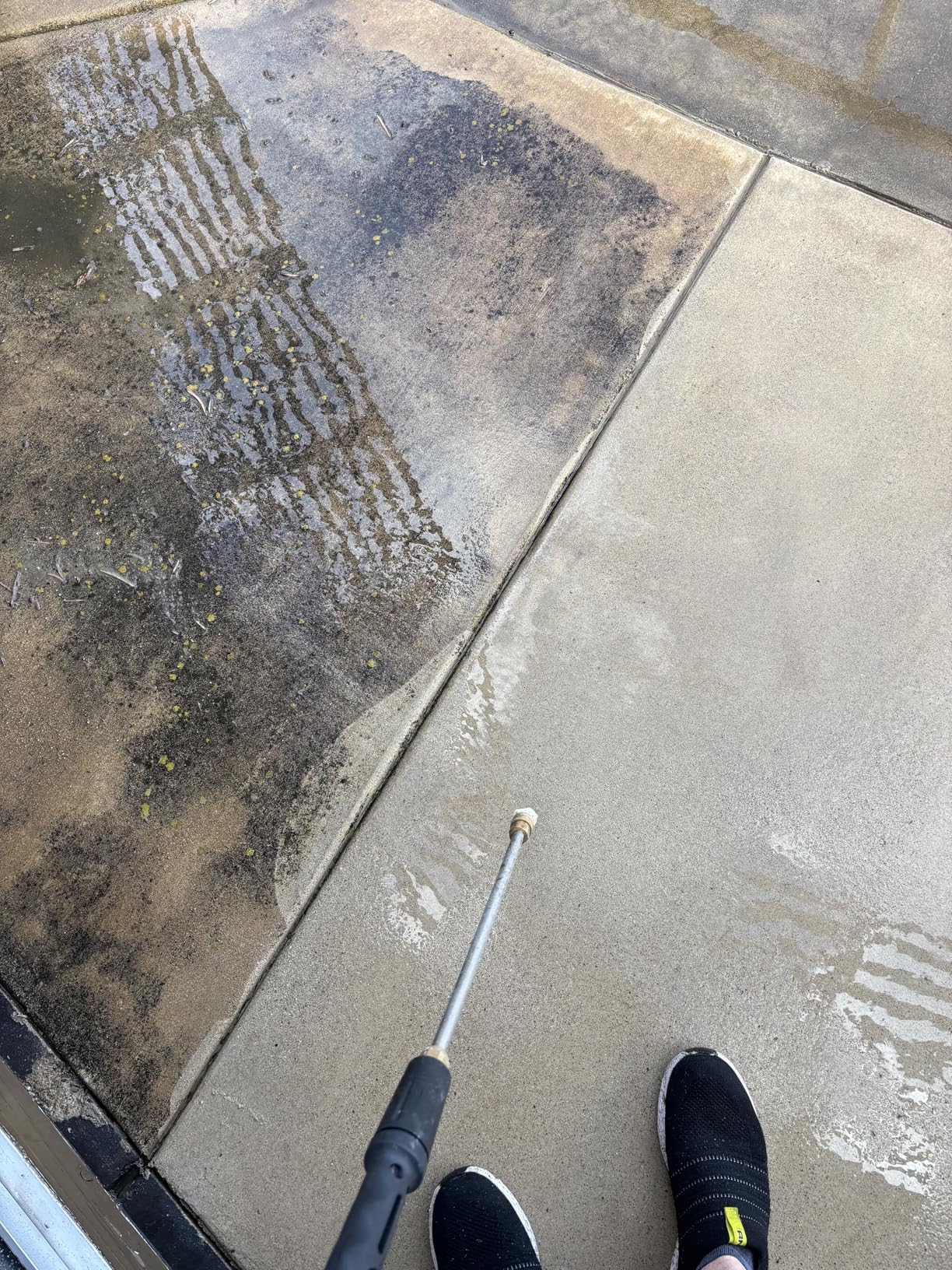 Greenworks 3000 PSI (2.0 GPM Max) Brushless Electric Pressure Washer (15, 25, 40, Soap, and Turbo Nozzle) For Use On Decks, Fences, Driveways, Sidewalks, Siding & More. Heavy-Duty customer photo 1