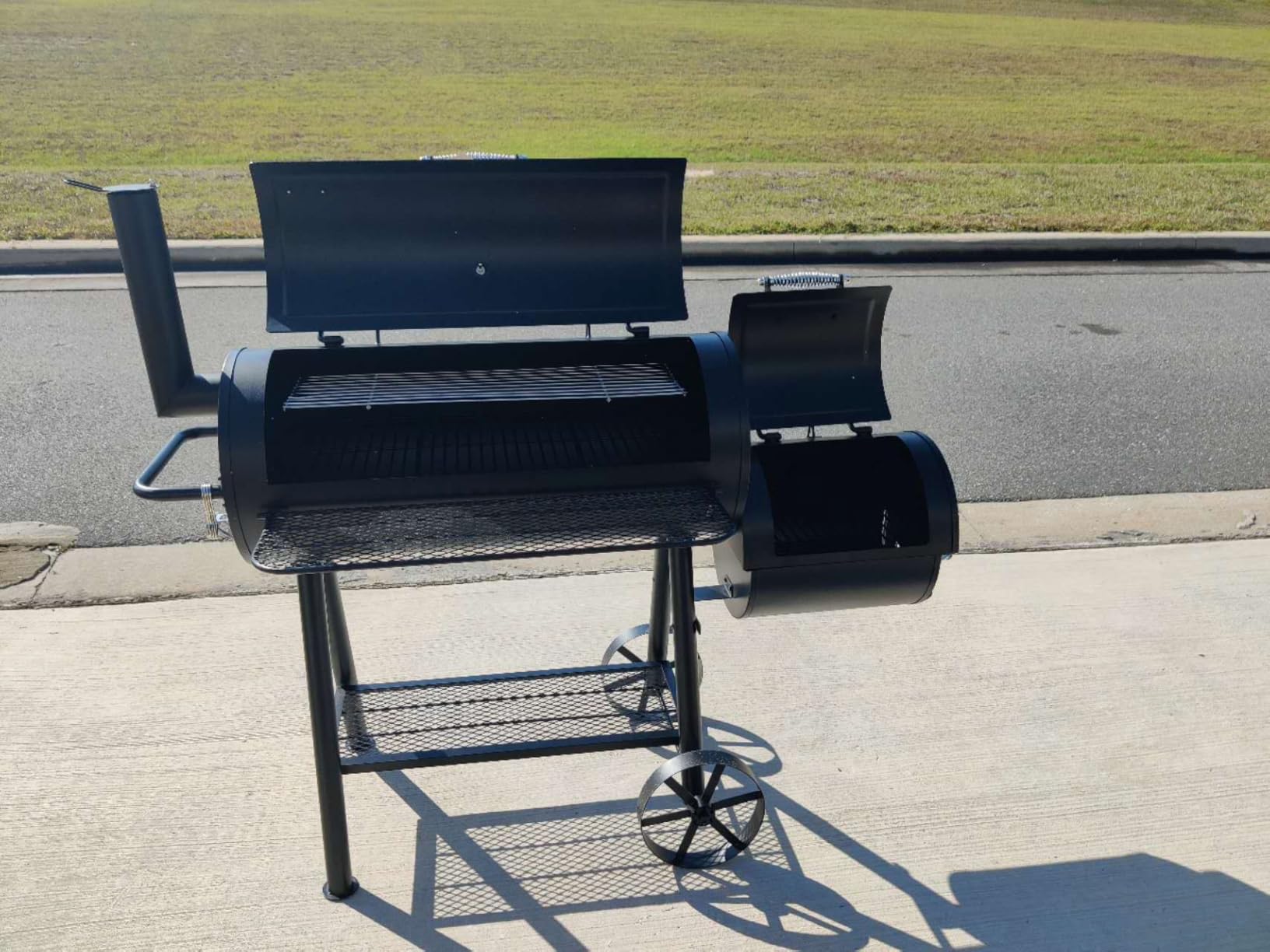 Captiva Designs Heavy Duty Outdoor Smoker, Extra Large Cooking Area (941 sq.in. in Total) Offset Smoker, Best Charcoal Smoker and Grill Combo for Outdoor Garden Patio and Backyard Cooking customer photo 2