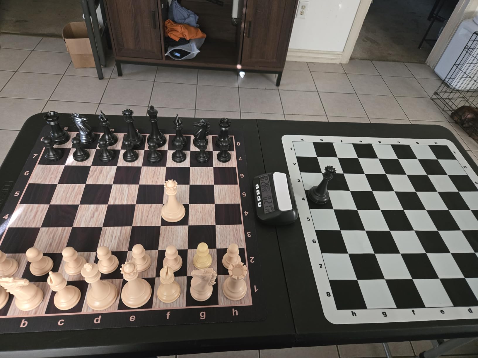 Best Chess Set Ever 4X Tournament Modern Chess Set with Weighted Staunton Pieces, 20x20 Double-Sided Silicone Board, Strategy Guide and Storage Bags customer photo 2