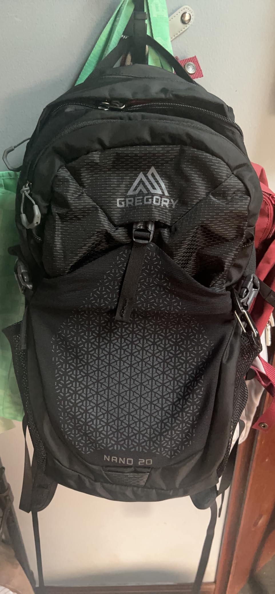 Gregory Miko 20L Unisex Day Hiking Backpack, Ventilated Backpanel, Built-In Hydration Attachment for Water Bladder (Reservoir Not Included), Plus Size, Volt Blue customer photo 1