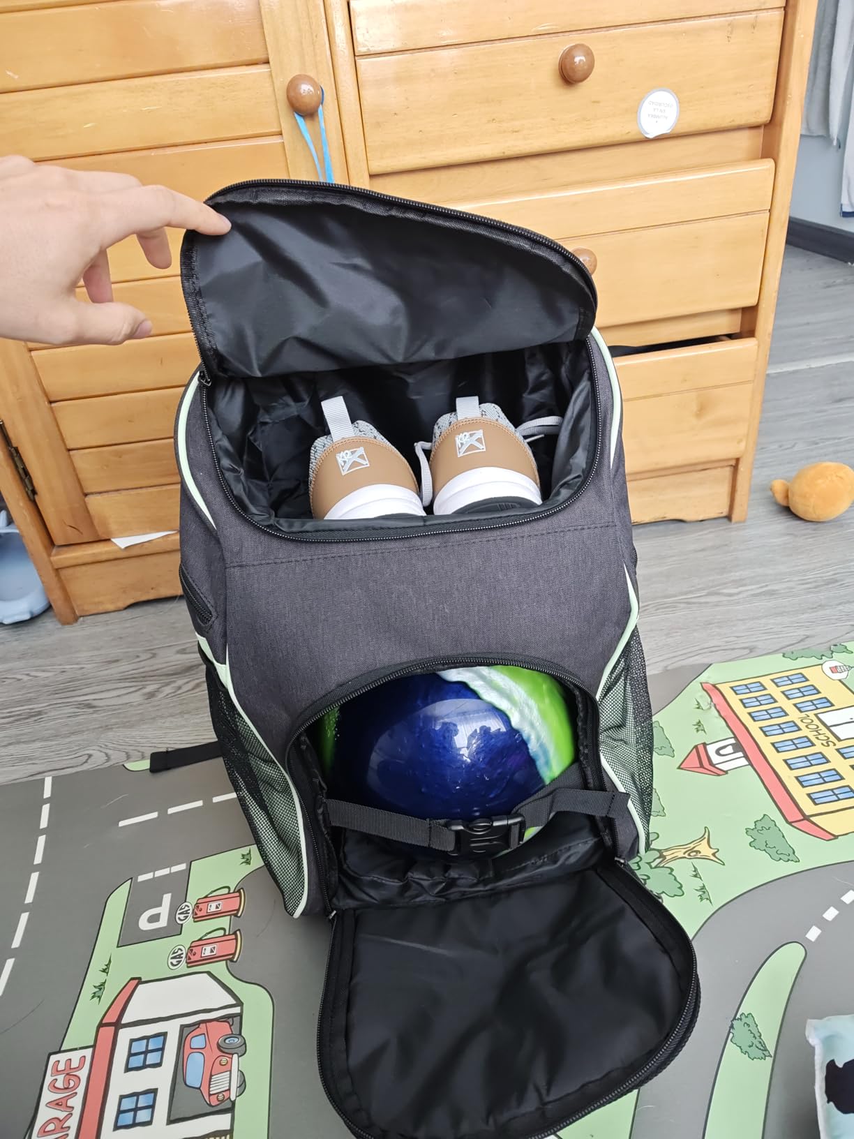 Bosynoy Bowling Backpack, Bowling Ball Bag Totes for Single Ball with Shoe Compartment & Foam Padded, Fits Shoes Up to US Mens Size 16, Grey customer photo 1
