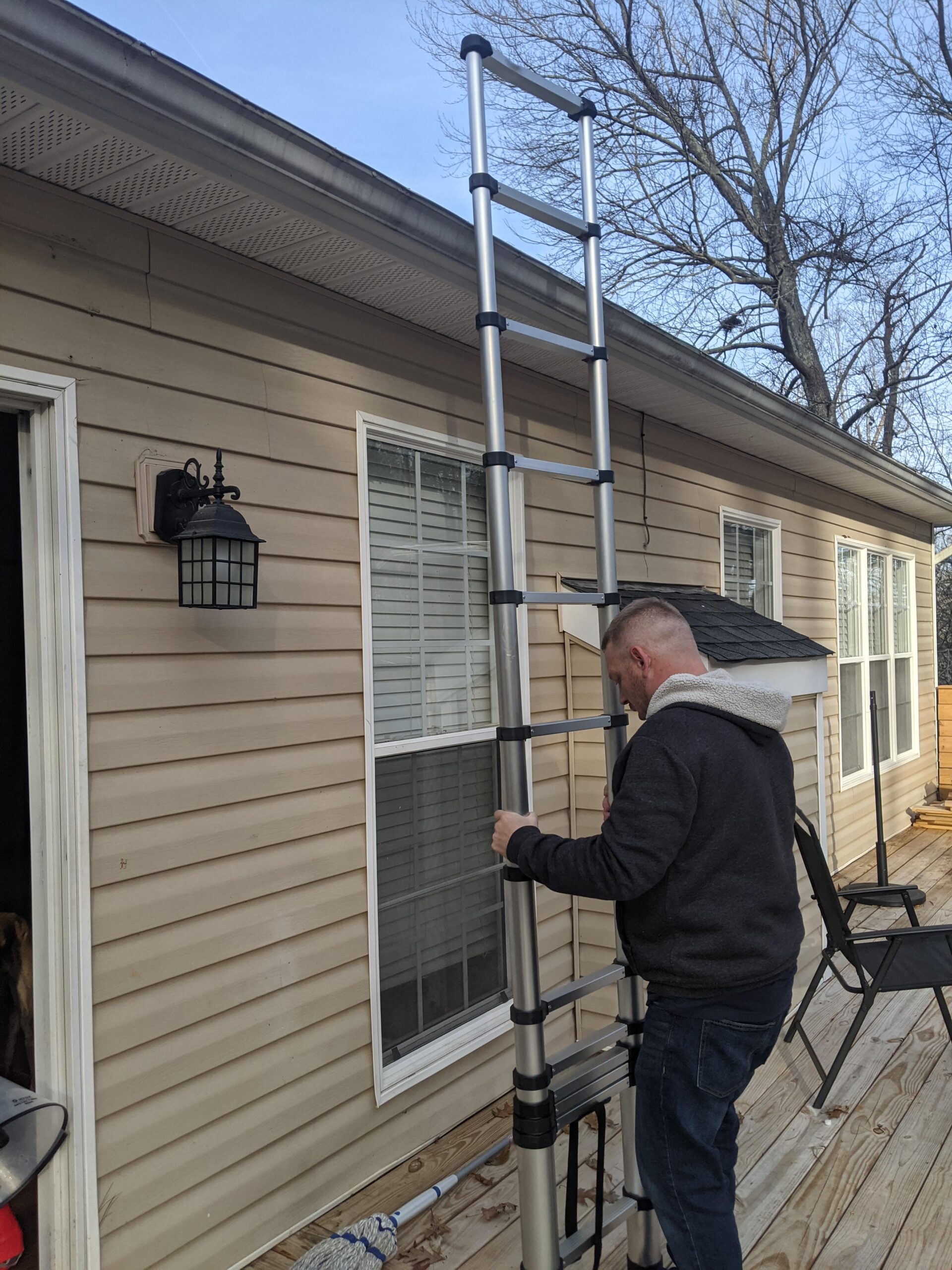 Yvan Telescoping Ladder, 12.5 Feet Aluminum Telescopic Extension Ladder, Soft Close Design Multi-Purpose Extendable Ladder for Household Daily or Hobbies, 330 Lb Capacity customer photo 2