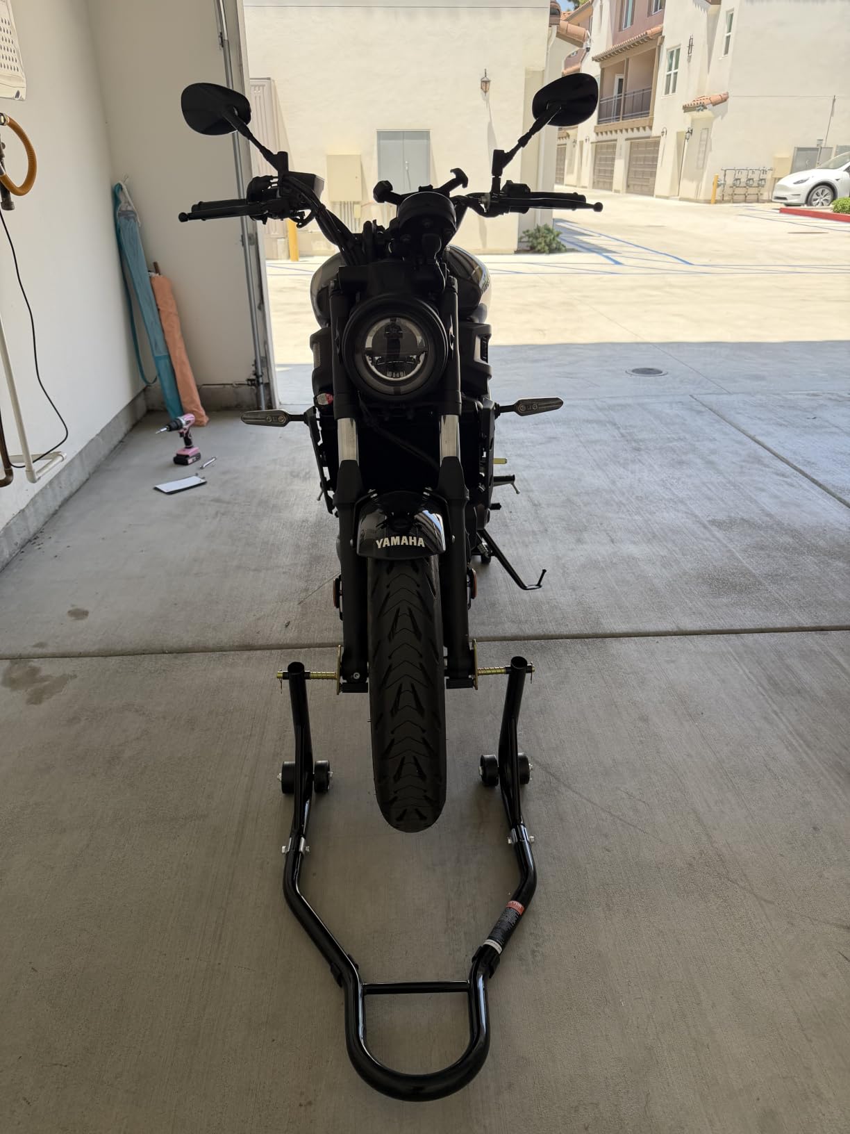 VEVOR Motorcycle Stand Lift 850lbs Front Rear Combo Stand Lift Stand Front Wheel Fork Stands Rear U+L Fork Swingarm Spool Stands Compatible with Most Yamaha Honda Kawasaki Suzuki Motorcycles customer photo 1