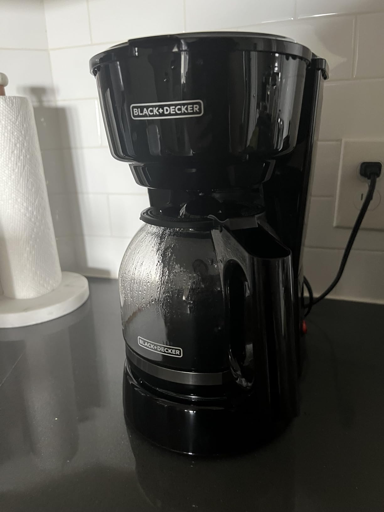 BLACK+DECKER 12-Cup Coffee Maker with Easy On/Off Switch, Easy Pour, Non-Drip Carafe with Removable Filter Basket, Vortex Technology, Black customer photo 1