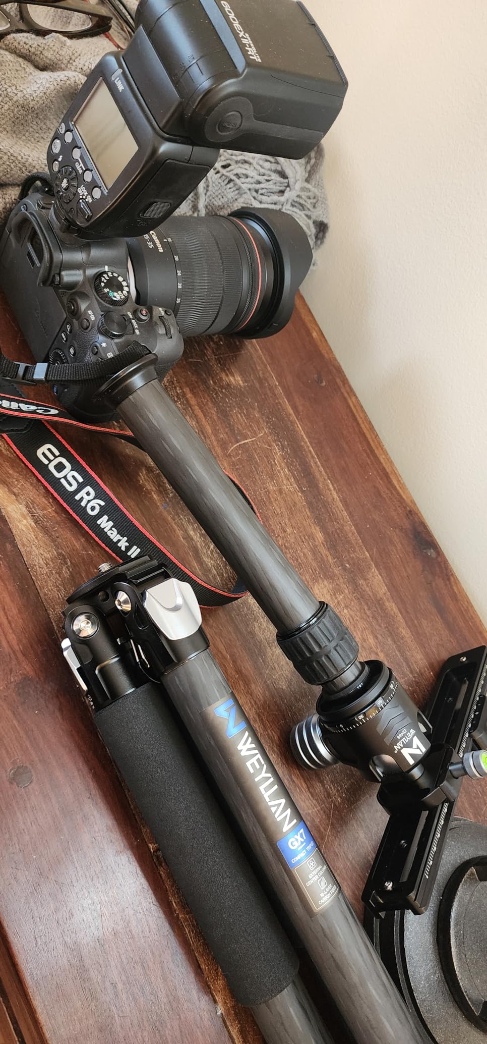 81'' Carbon Fiber Tripod for Camera WEYLLAN Heavy Duty Tripod Camera, 10-Layer Carbon Fiber Tube, 32.5mm Professional Tripod Leg with DSLR Ball Head for Camcorder Telephoto Lens, Max Load 20kg customer photo 1