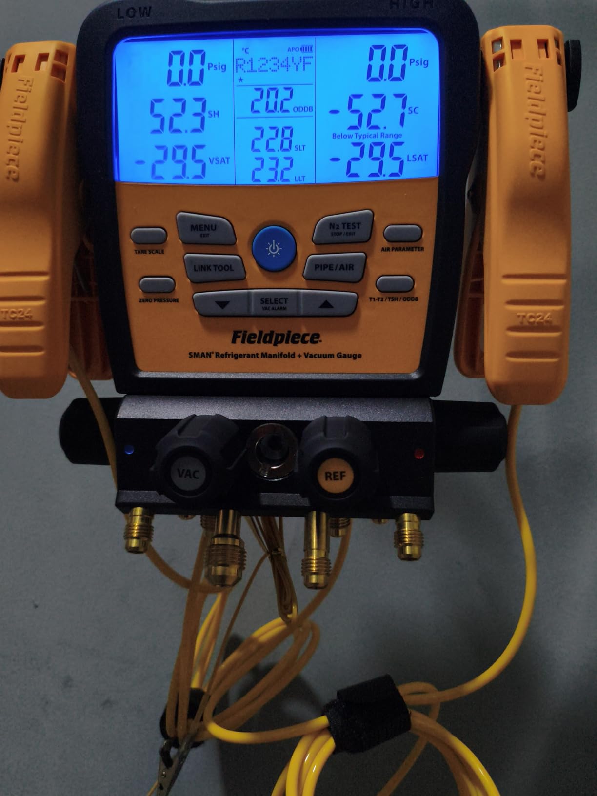 Fieldpiece SM482V Wireless 4-Port SMAN Refrigerant Manifold with Vacuum Gauge - Air Conditioning/Refrigerant Digital Gauges for HVAC & Refrigeration customer photo 2