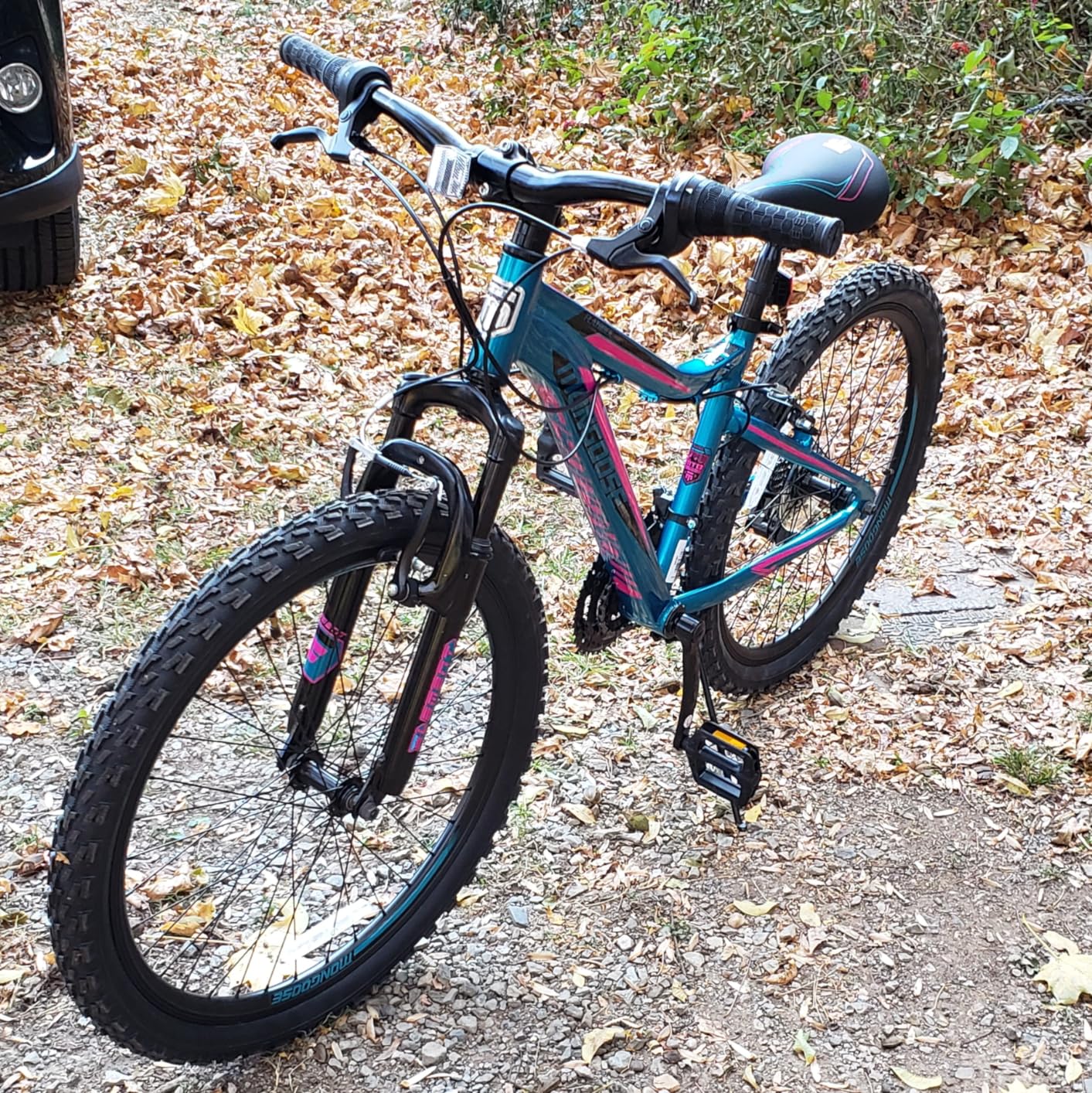 Mongoose Flatrock Mountain Bike, Hardtail with Aluminum Frame, Disc Brakes, 27.5-Inch Wheels customer photo 1