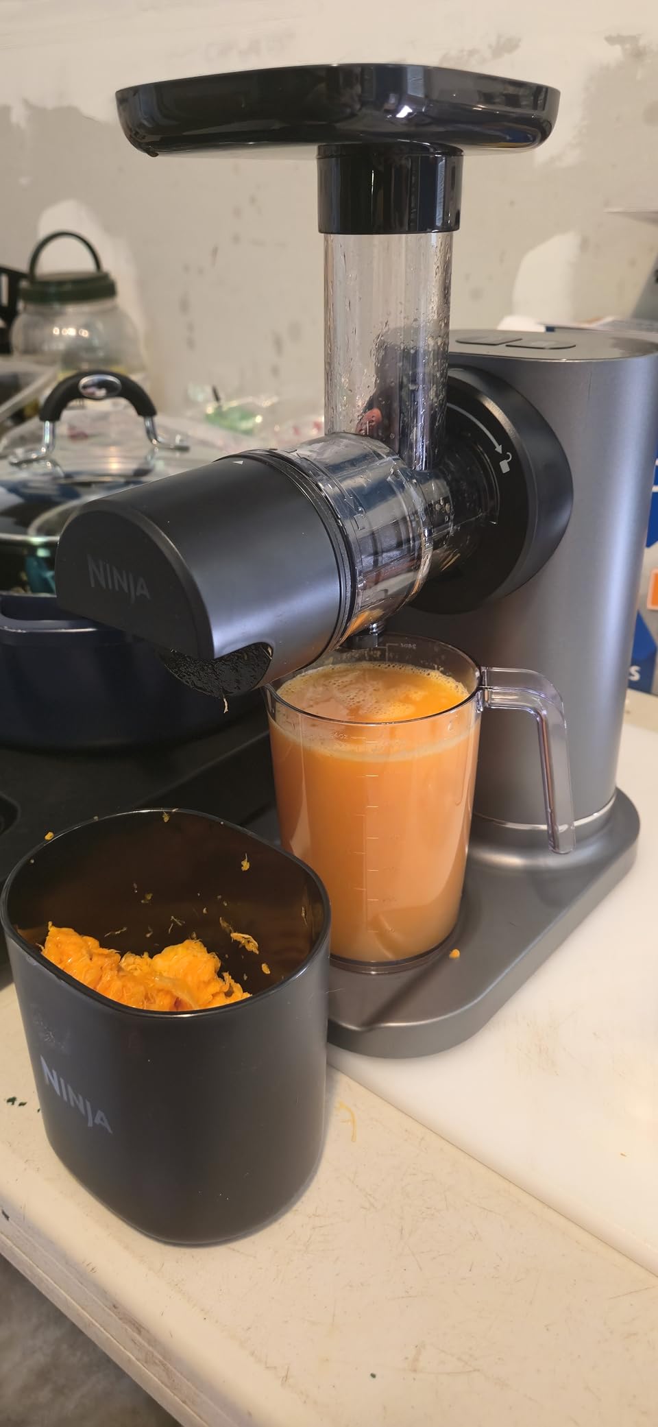Ninja NeverClog Cold Press Juicer | Powerful Electric Slow Masticating Juicer with Pulp Control | XL Capacity | 24 oz. Juice Jug & 36 oz. Pulp Container | Dishwasher Safe | Navy | 150W | JC151NV customer photo 1