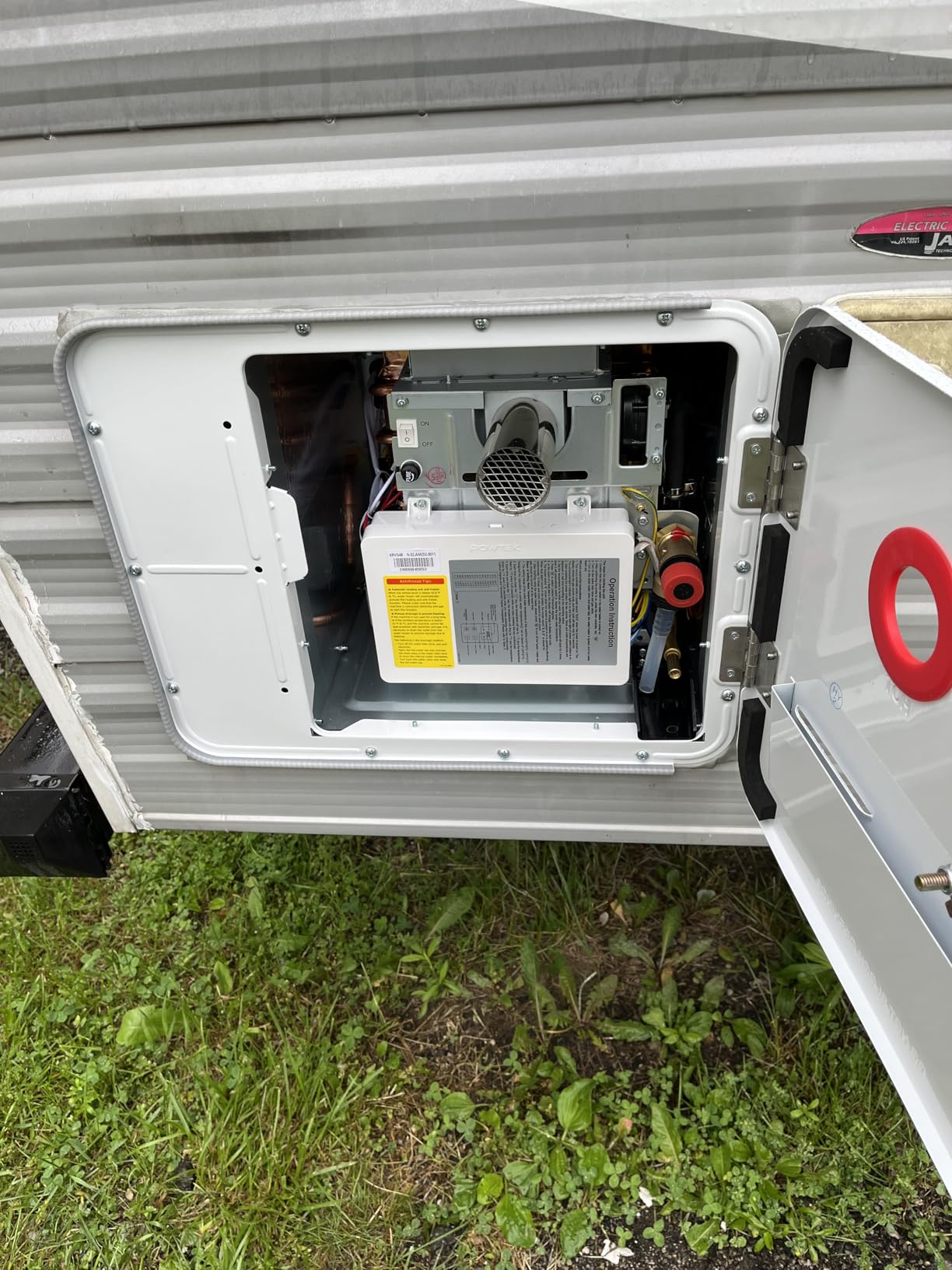KINGRVER KINGRVER XT65 Tankless RV Water Heater, 3.8 GPM On-Demand Hot Water, Propane Gas Powered, 12V DC, Wired Remote Controller, High-Altitude Ready, Designed for RV Travel & Family Use customer photo 2