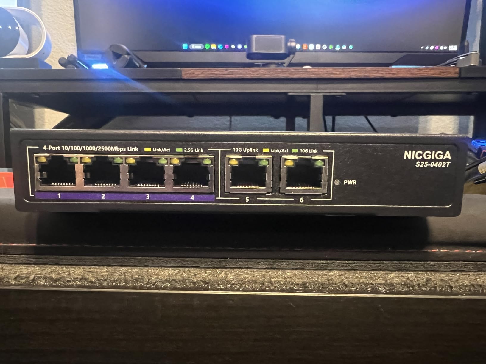 NICGIGA 10Gbe Ethernet Switch Unmanaged, 2 x 10Gb RJ45 + 4 x 2.5Gb Base-T Ports, Desktop/Wall Mount customer photo 1