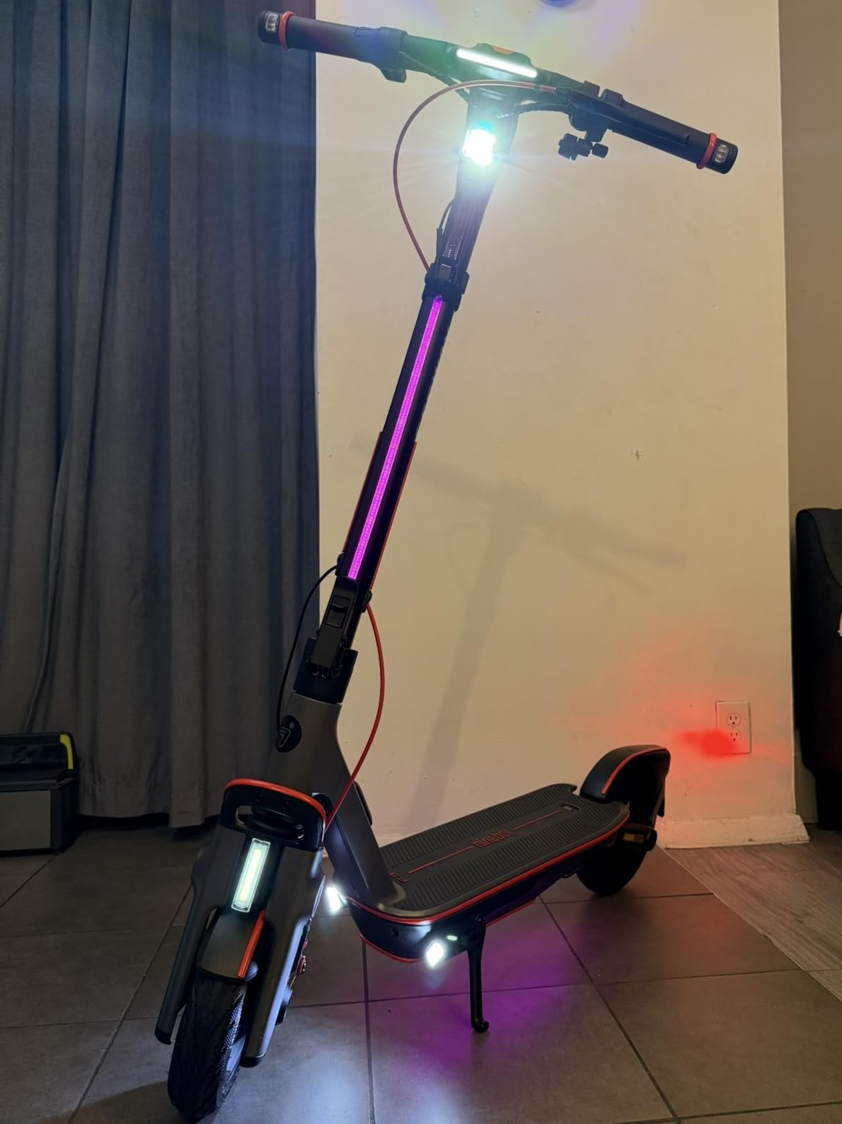 Segway Ninebot F3 Electric Scooter, Up to 20 MPH, 44-Mile Range, Self-Sealing Tubeless Tires, Front Hydraulic & Rear Elastomer Suspension, UL2271 2272 Certified customer photo 2