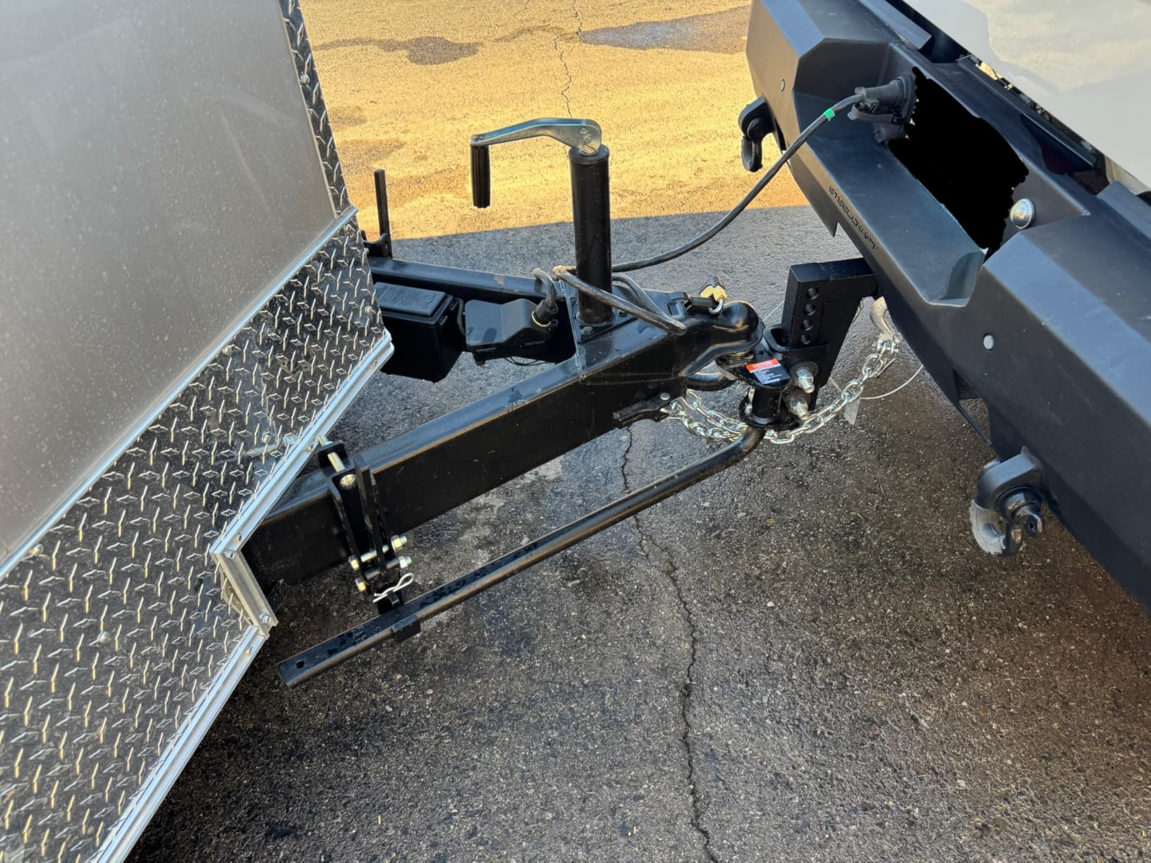 VEVOR Sway Control Weight Distribution Hitch, 1,500 lbs Capacity, Trailer Hitch Kit with 2-Inch Solid Steel Shank, 2-5/16 Inch Alloy Steel Ball customer photo 2