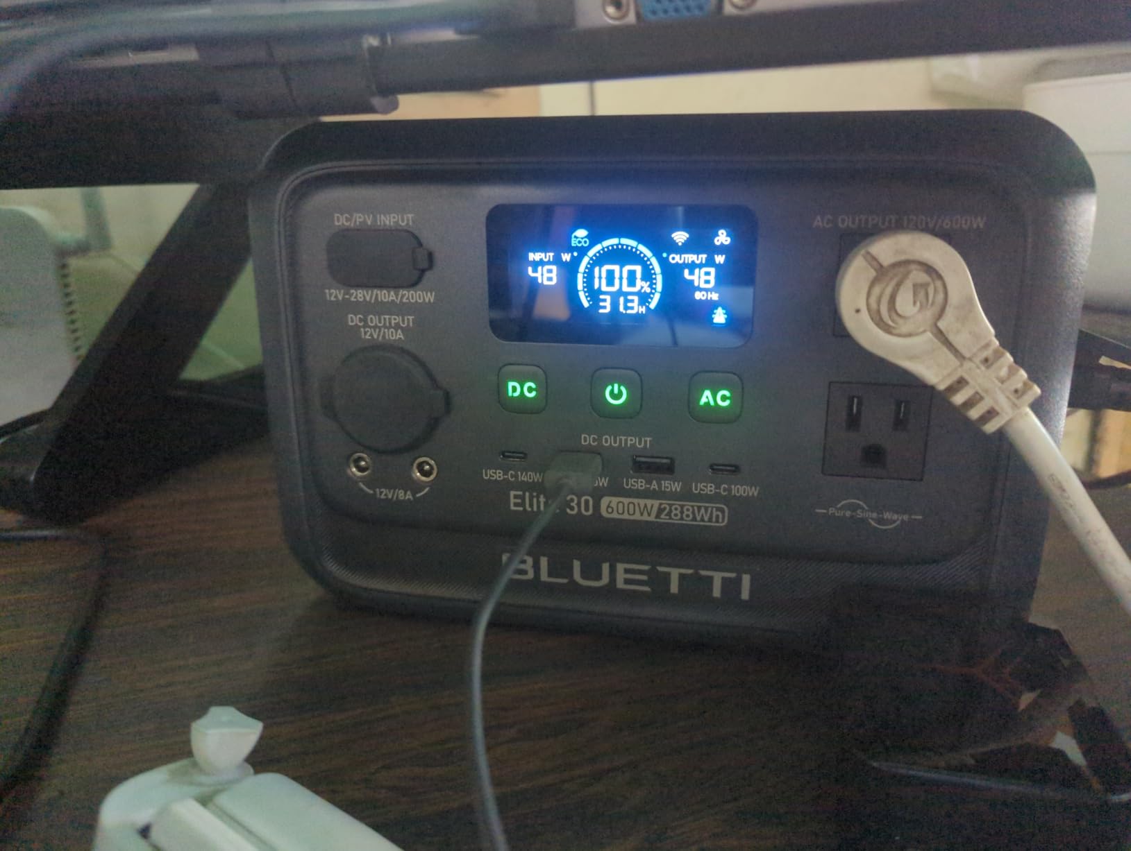 BLUETTI Elite 30 V2 Portable Power Station 600W (Power Lifting 1500W), 288Wh LiFePO4 Battery with 10ms UPS, Emergency Backup Power for Home Blackout/Winter Storm, Solar Generator for Camping/Road Trip customer photo 1
