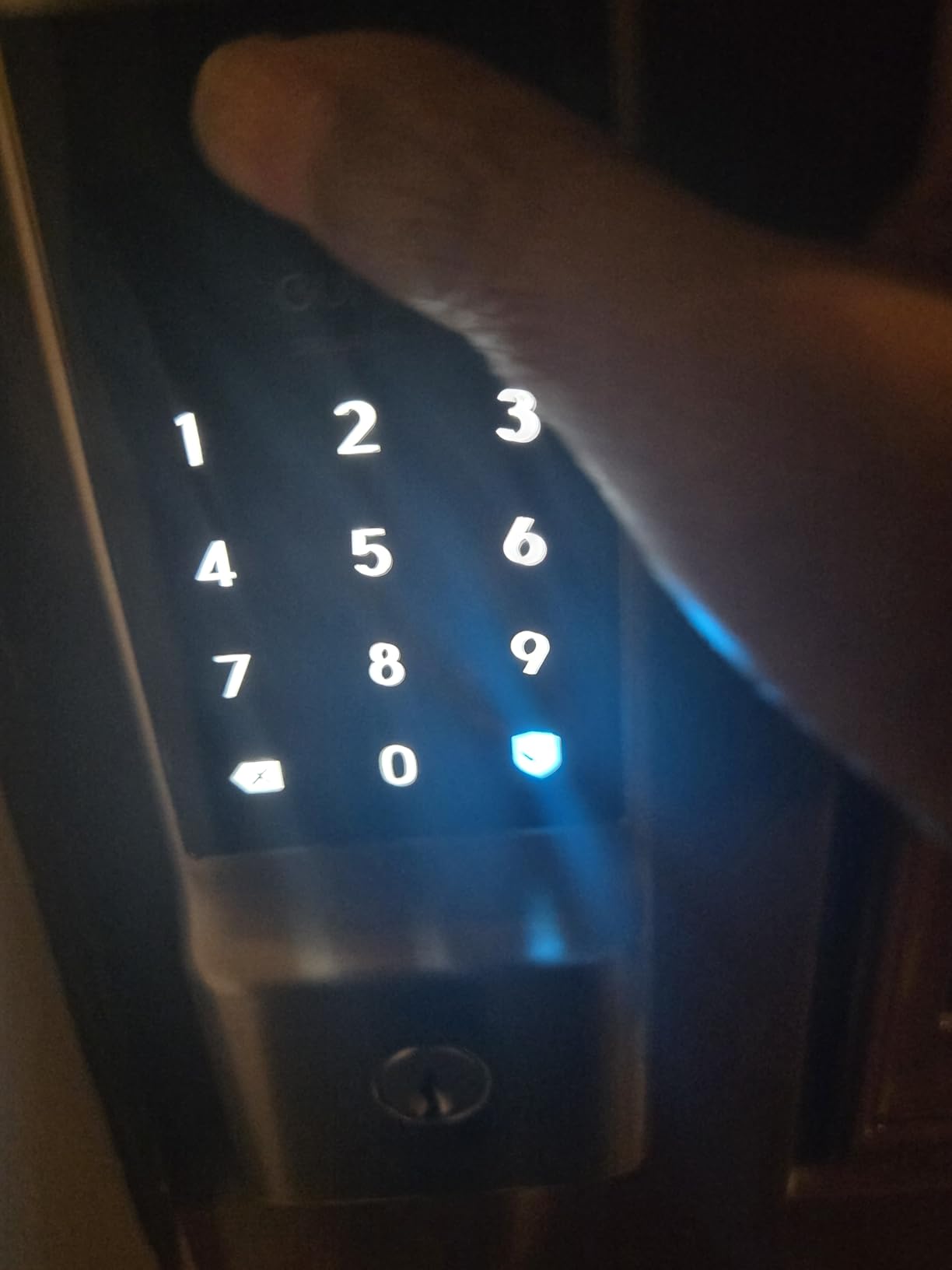 Philips Wi-Fi Door Lock, WiFi Smart Lock Keyless Entry Deadbolt for Front Door, Compatible with Alexa & Google Assistant, Remote Control, Built-in WiFi, APP Fingerprint Passcode Unlock, Auto Locking customer photo 2