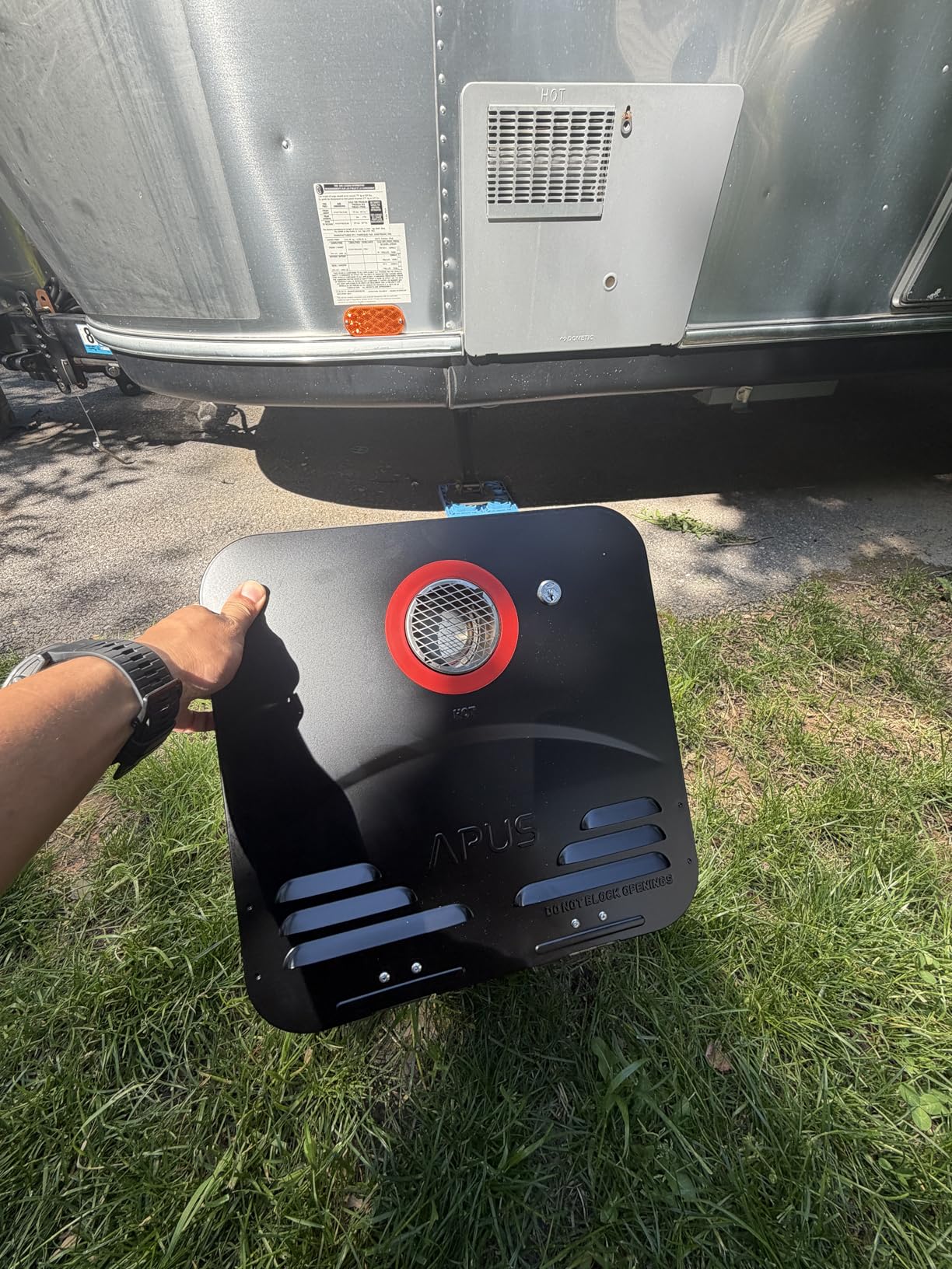 APUS RV Tankless Water Heater, 68,000 BTU Propane Gas On Demand Hot Water with Black Door & Remote, 12V, 3.9 GPM, High Altitude Ready, CSA Certified, Compatible with All RVs, Ideal for RV Family & Camper customer photo 1