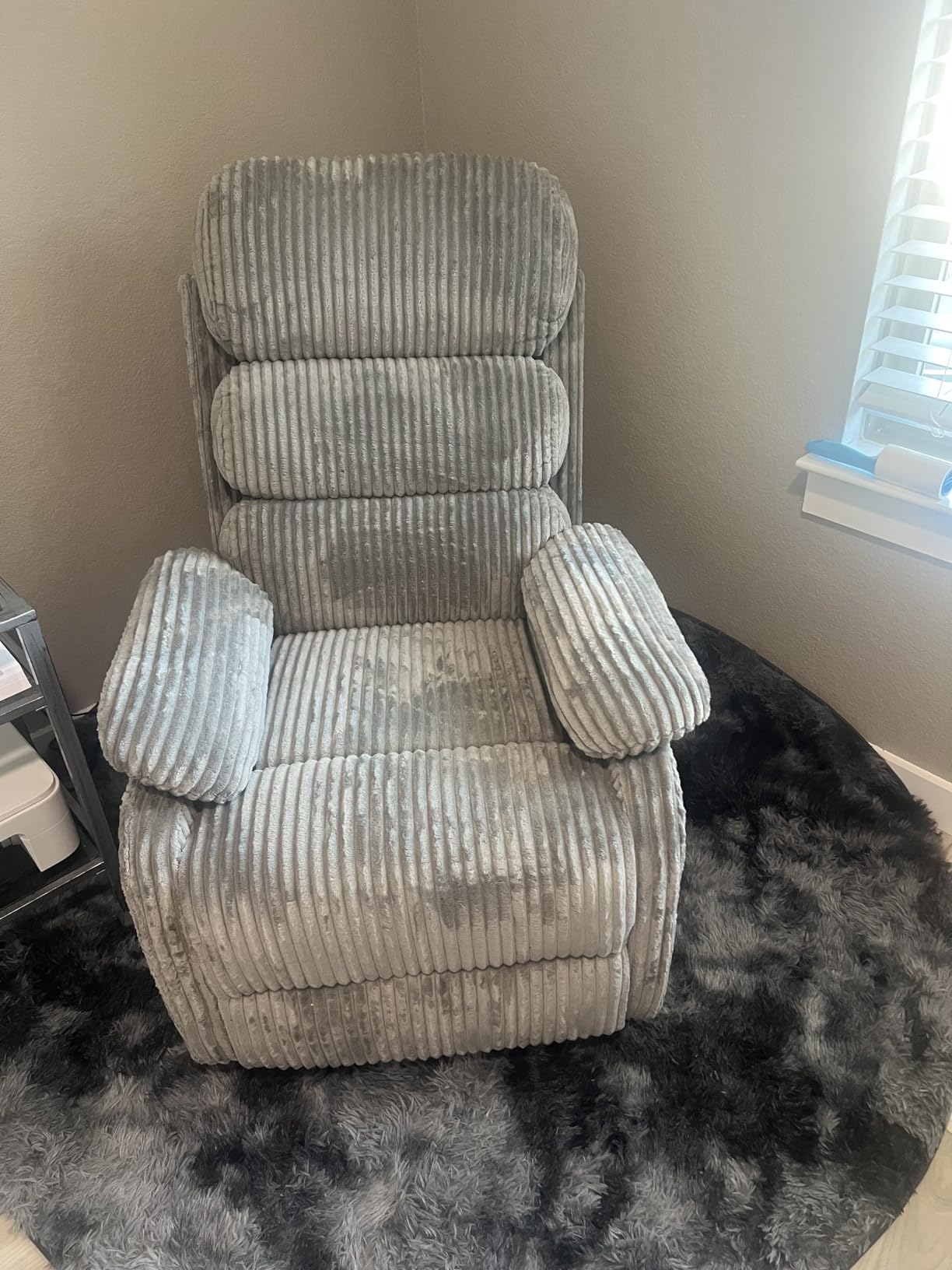 Adult 360 Degree Rocking Recliner Chair, Nursery Rocker Reclining Chair with Side Pocket, Comfy Upholstered Single Sofa Armchair, Suitable for Living Room, Bedroom Nursing Use, Velvet Fabric in Beige customer photo 1
