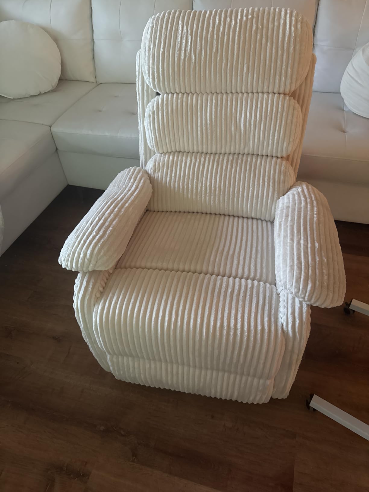 Adult 360 Degree Rocking Recliner Chair, Nursery Rocker Reclining Chair with Side Pocket, Comfy Upholstered Single Sofa Armchair, Suitable for Living Room, Bedroom Nursing Use, Velvet Fabric in Beige customer photo 2