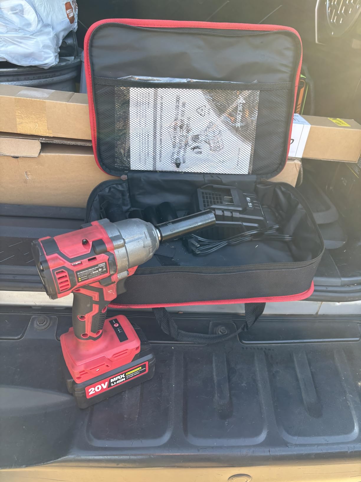 AVID POWER Cordless Impact Wrench Kit 900 Ft-lbs (1200 N.M), 2*4.0 Ah Batteries 20V Brushless High Torque Impact Gun for Car Tire Changes and Lug Nut & Bolts Removal customer photo 2