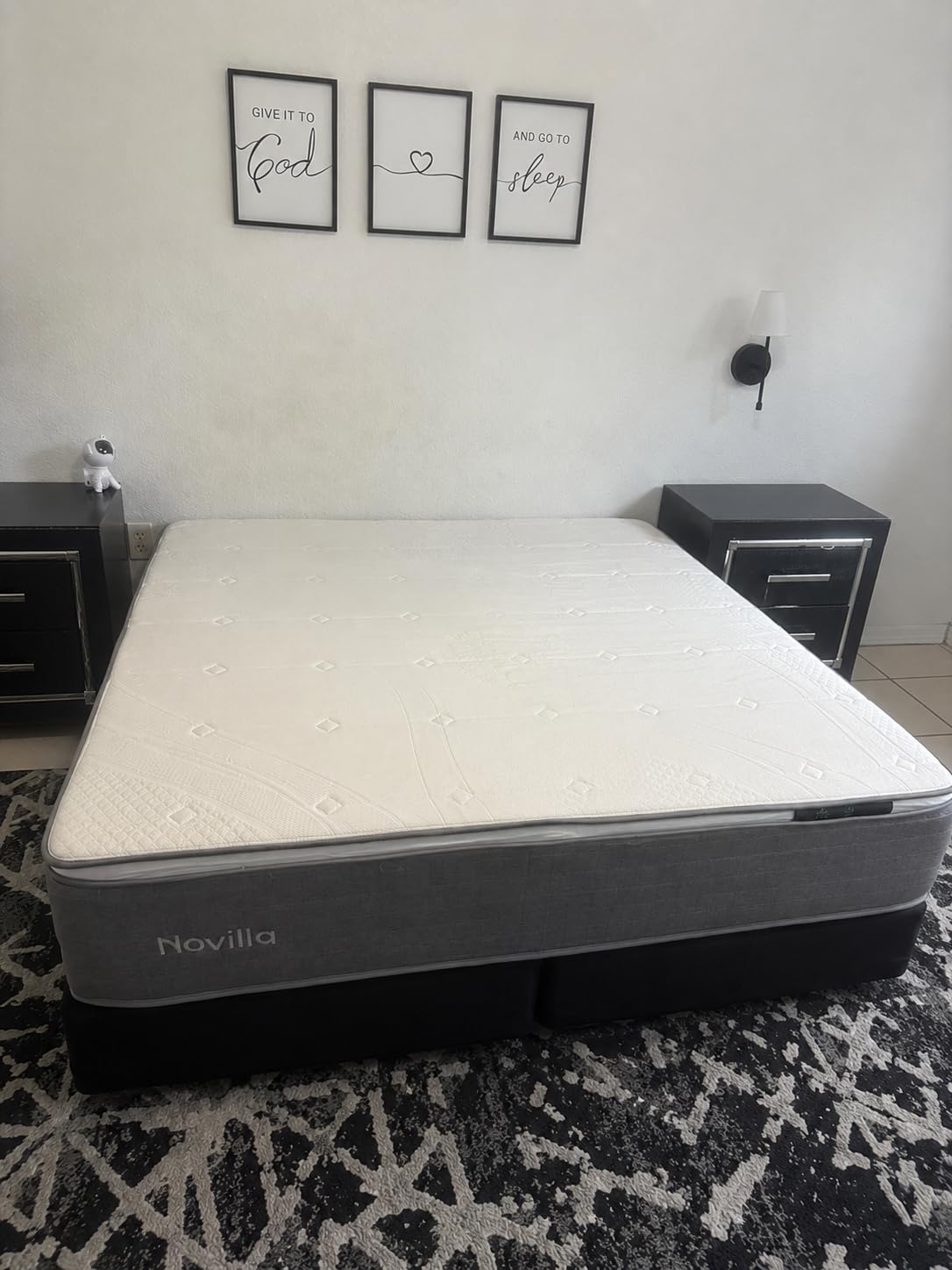 Novilla 14 Inch King Mattress, King Size Hybrid Mattress with Cool-Touch Nylon Cover, Gel Memory Foam & Pocketed Coils for Spinal Alignment Support & Pressure-Free Relaxation CertiPUR-US Certified customer photo 2