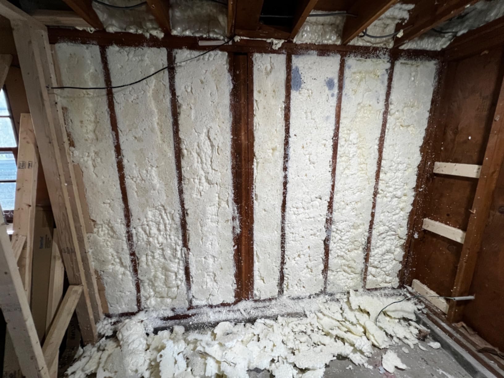 STANLEY F 990P Supercoat Spray Foam Insulation Kit - Closed Cell Spray Foam Covers Up to 480 Sq.Ft.,(11.32 / 2 inch R-Value) - Gun, Cleaner, Safety Items Included - 27.1 oz, 24 Pack customer photo 1