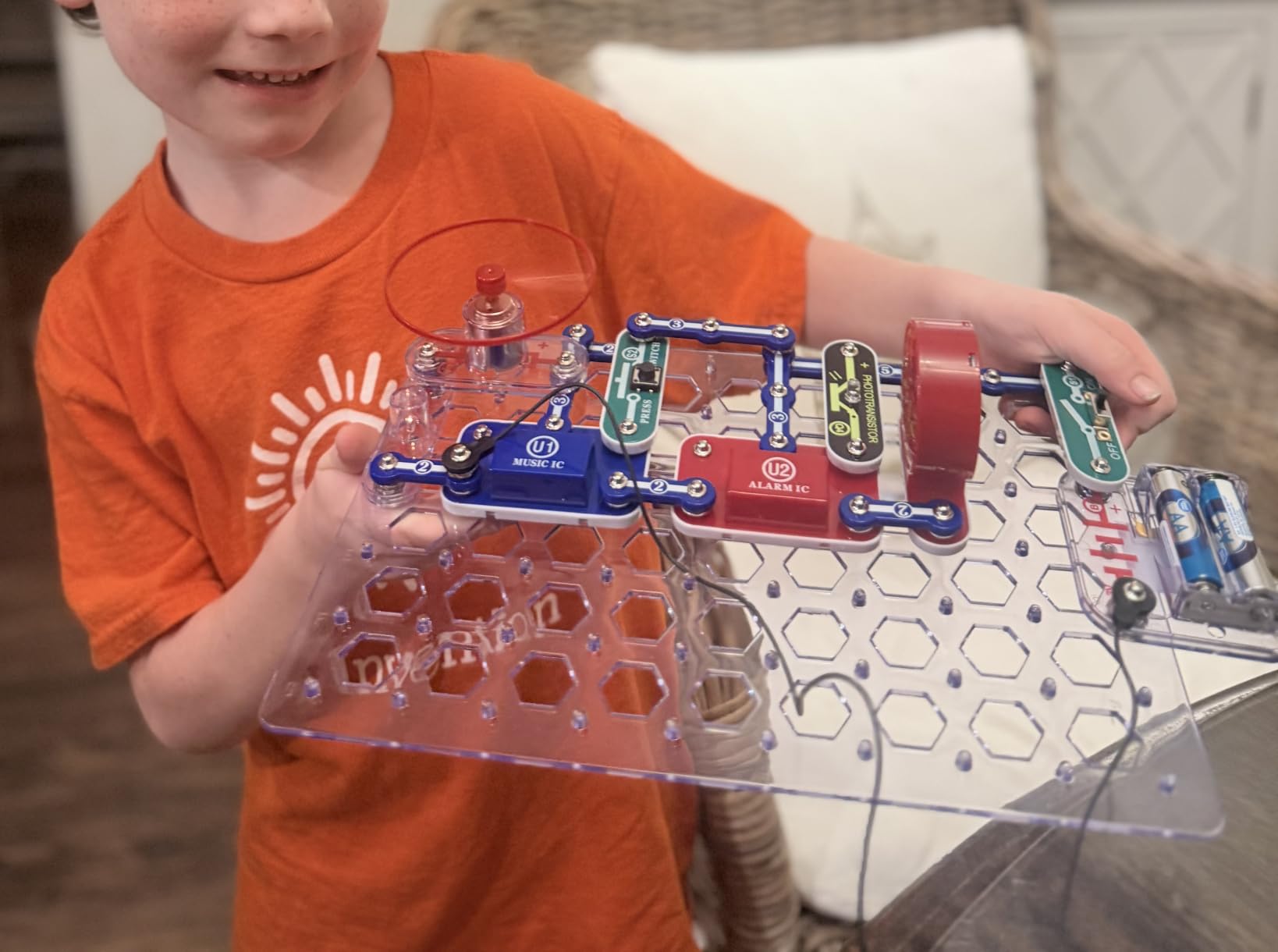 Snap Circuits Jr. SC-100 Electronics Exploration Kit, Over 100 Projects, Full Color Project Manual, 28 Parts, STEM Educational Toy for Kids 8 + customer photo 2