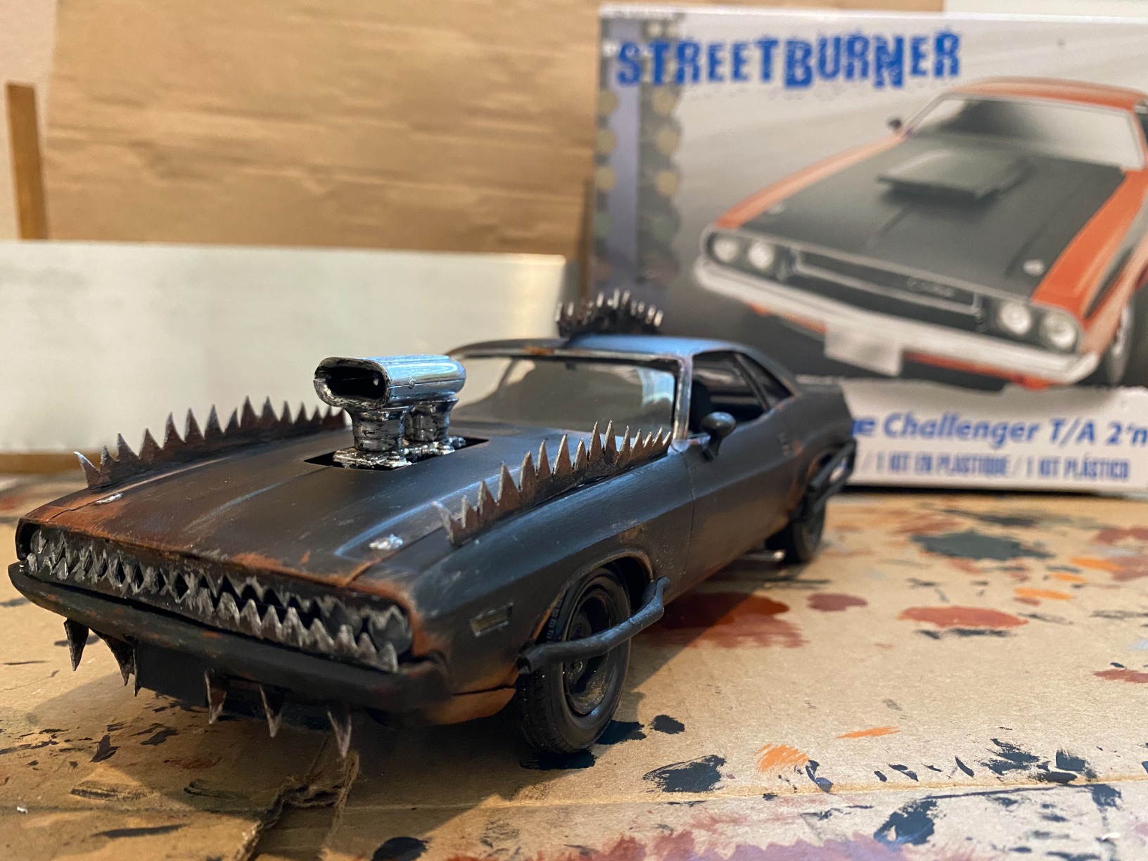 Revell 1970 Dodge Challenger 2N1 Plastic Car Model Building Kit 1:24 Scale customer photo 1