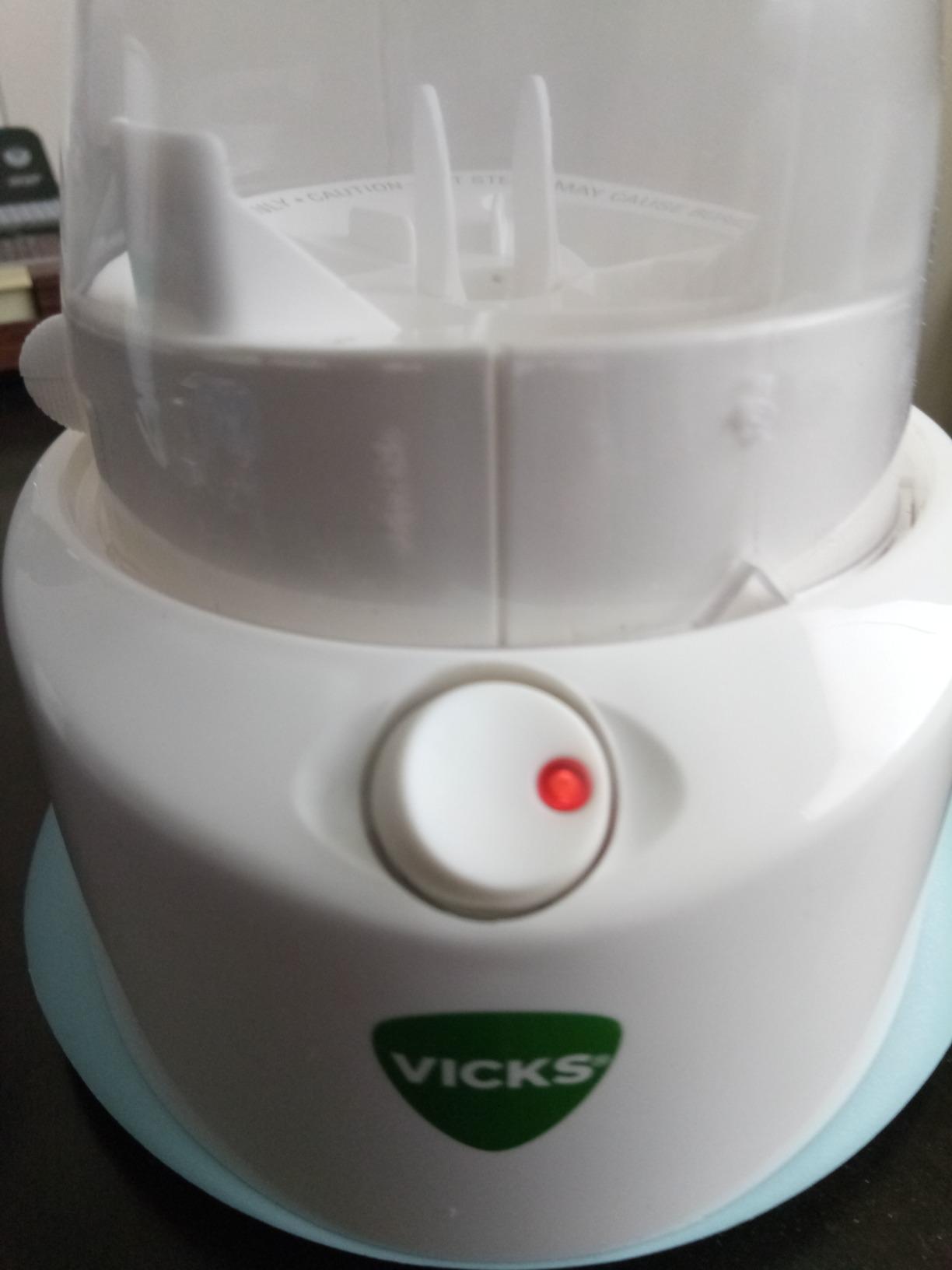 Vicks Personal Steam Inhaler for Targeted Relief from Congestion | Natural Steam Therapy for Allergies, Coughs, Colds & Sinus Irritation; Use with VapoPads - 1 Included customer photo 1