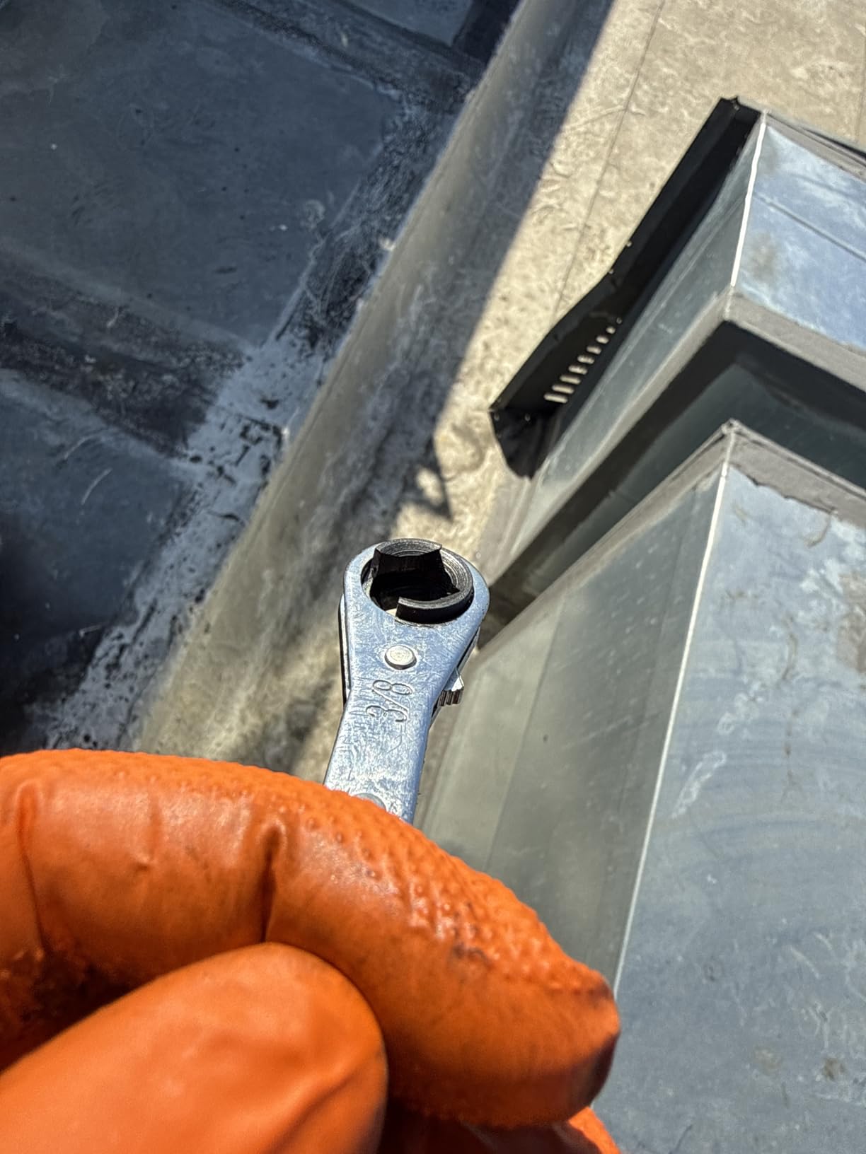 Klein Tools 68310 Ratcheting Refrigeration Wrench, Made in USA, Reversible Wrench with 3/16 and 5/16-Inch Square and 1/4 and 3/8-Inch Square Sizes customer photo 1