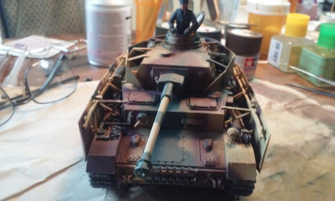 Tamiya 35209 1/35 Pz Kpfw IV Ausf. H Early Ver. Tank Plastic Model Kit customer photo 2