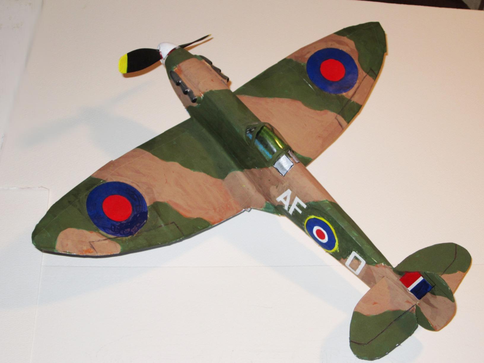Guillow's Supermarine Spitfire Model Kit - 16 1/2 in Balsa Wood Plane customer photo 2