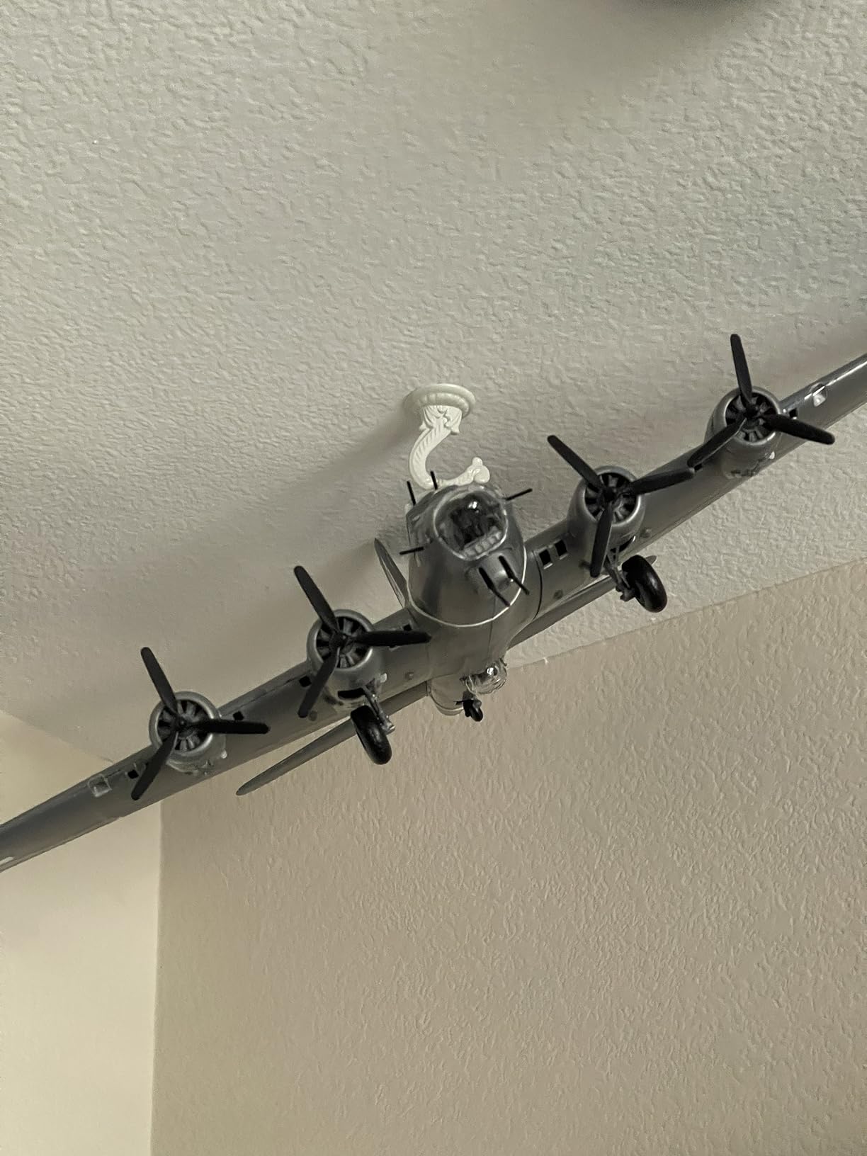 Revell B17G Flying Fortress 1:48 Scale customer photo 1