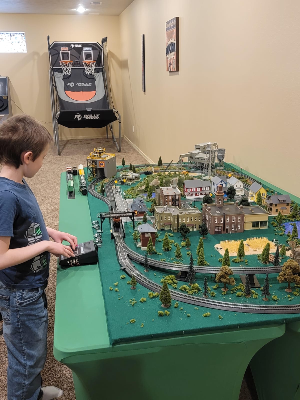 Bachmann Trains - Overland Limited Ready To Run Electric Train Set - HO Scale customer photo 1