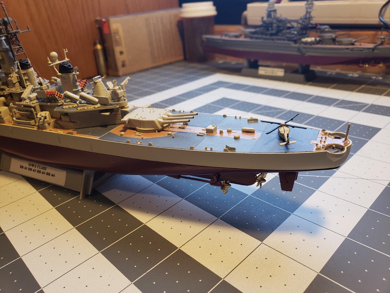 Trumpeter 1/700 USS Iowa BB61 Battleship 1984 Model Kit customer photo 2