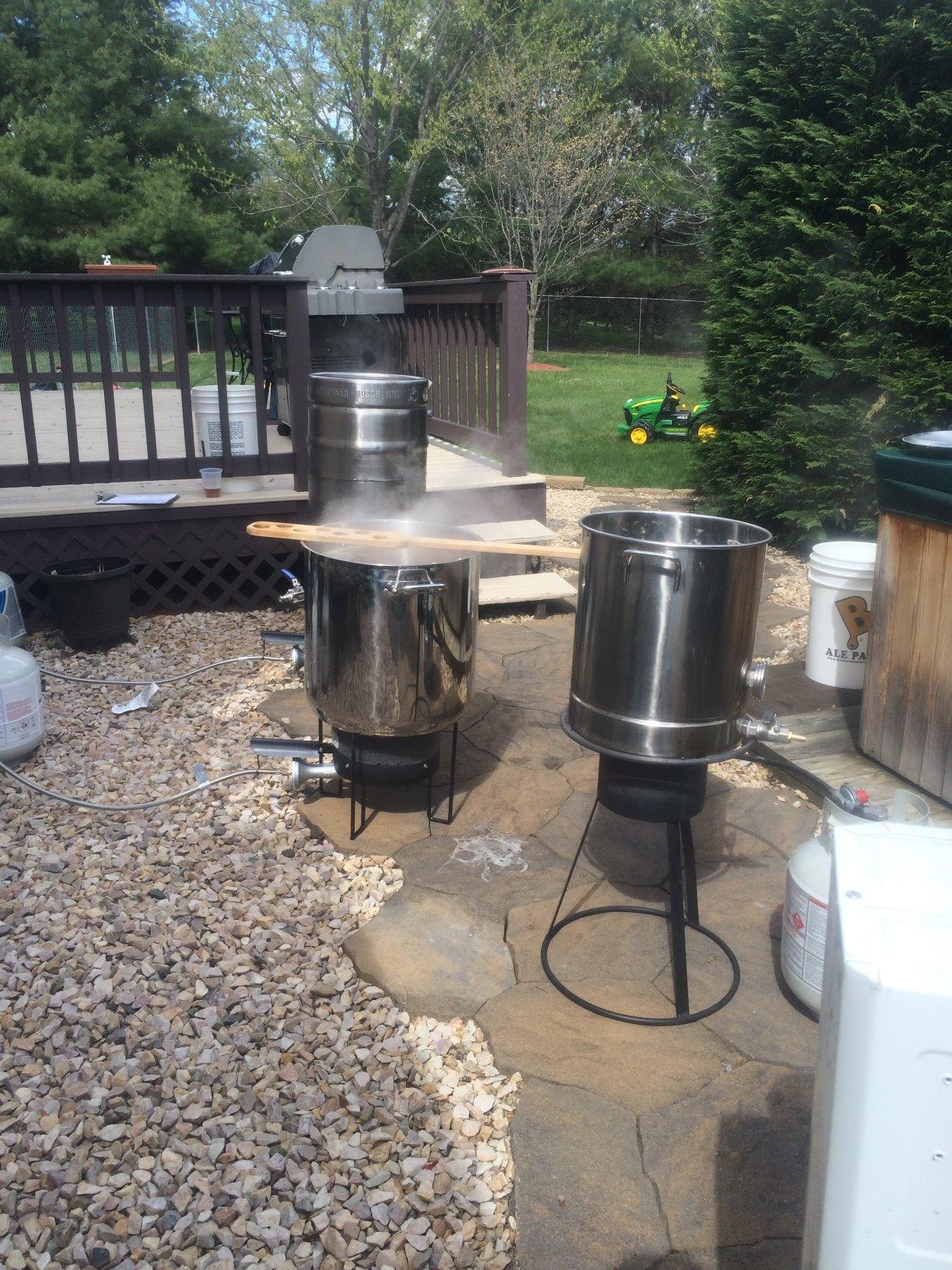 Bayou Classic Outdoor Cooker - Propane Burner for Crawfish, Crab Boil, Jambalaya Pot - 100 Qt - Metal customer photo 2