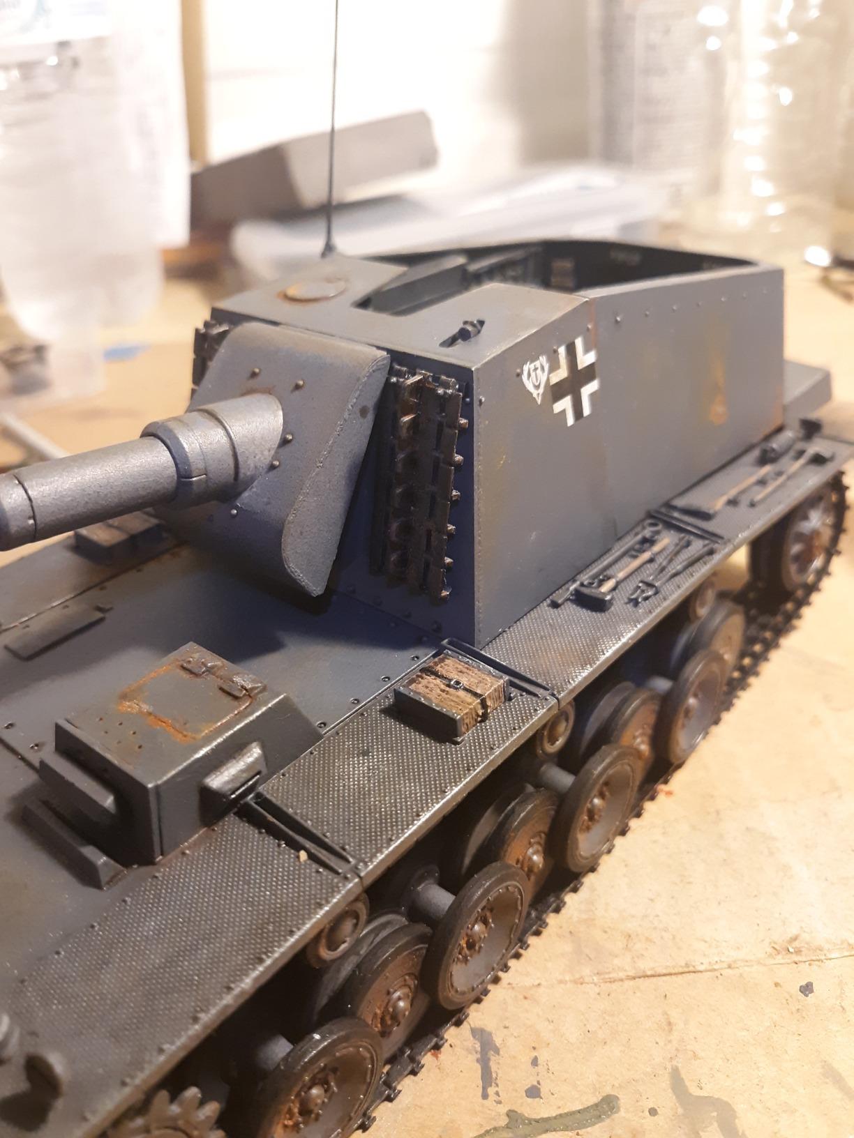 Trumpeter 1/35 German 12.8cm Tank Destroyer L/61 Sturer Emil (TSM-350) customer photo 1
