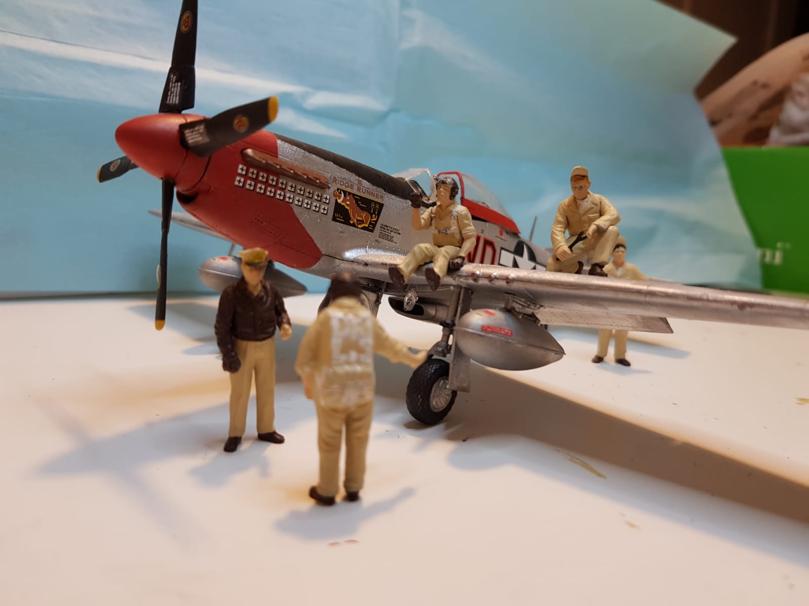 Models P-51D Mustang with Crew Building Kit customer photo 2