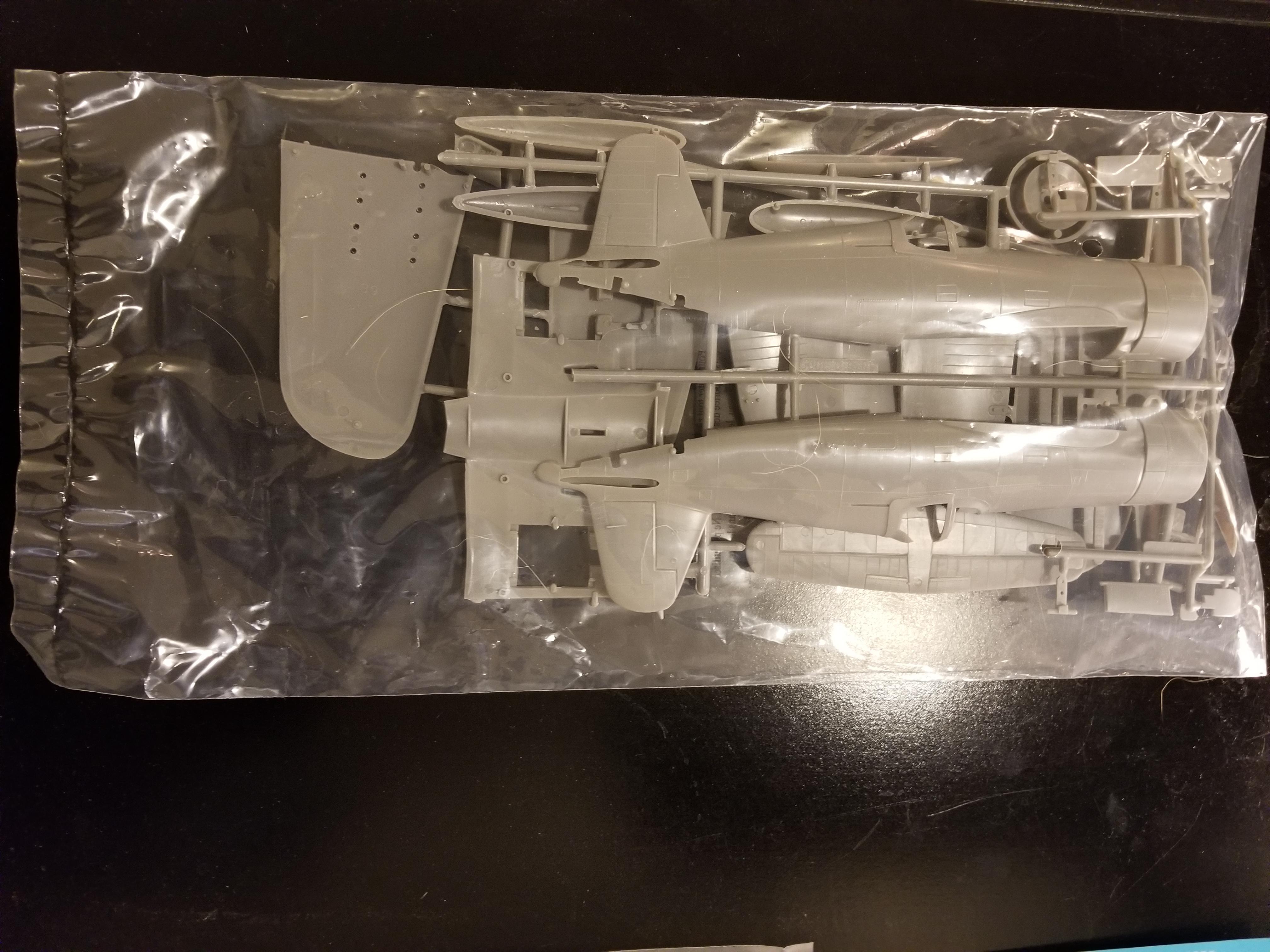 Revell Corsair F4U-4 1: 48 Scale, Green customer photo 2